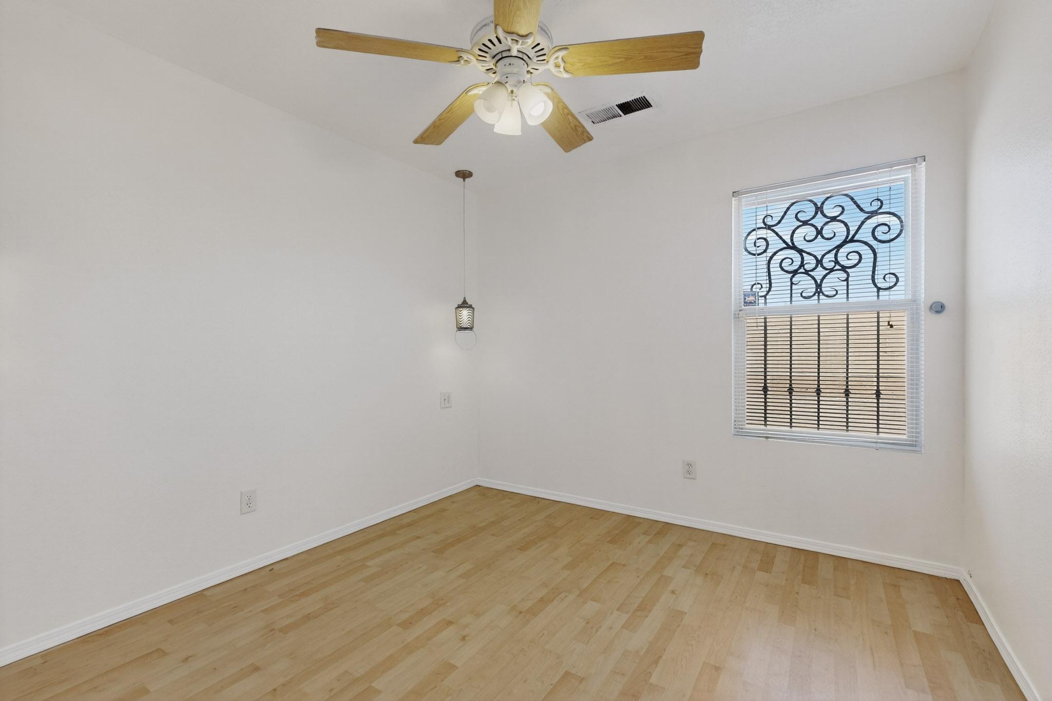 424 Whitethorn Street SW