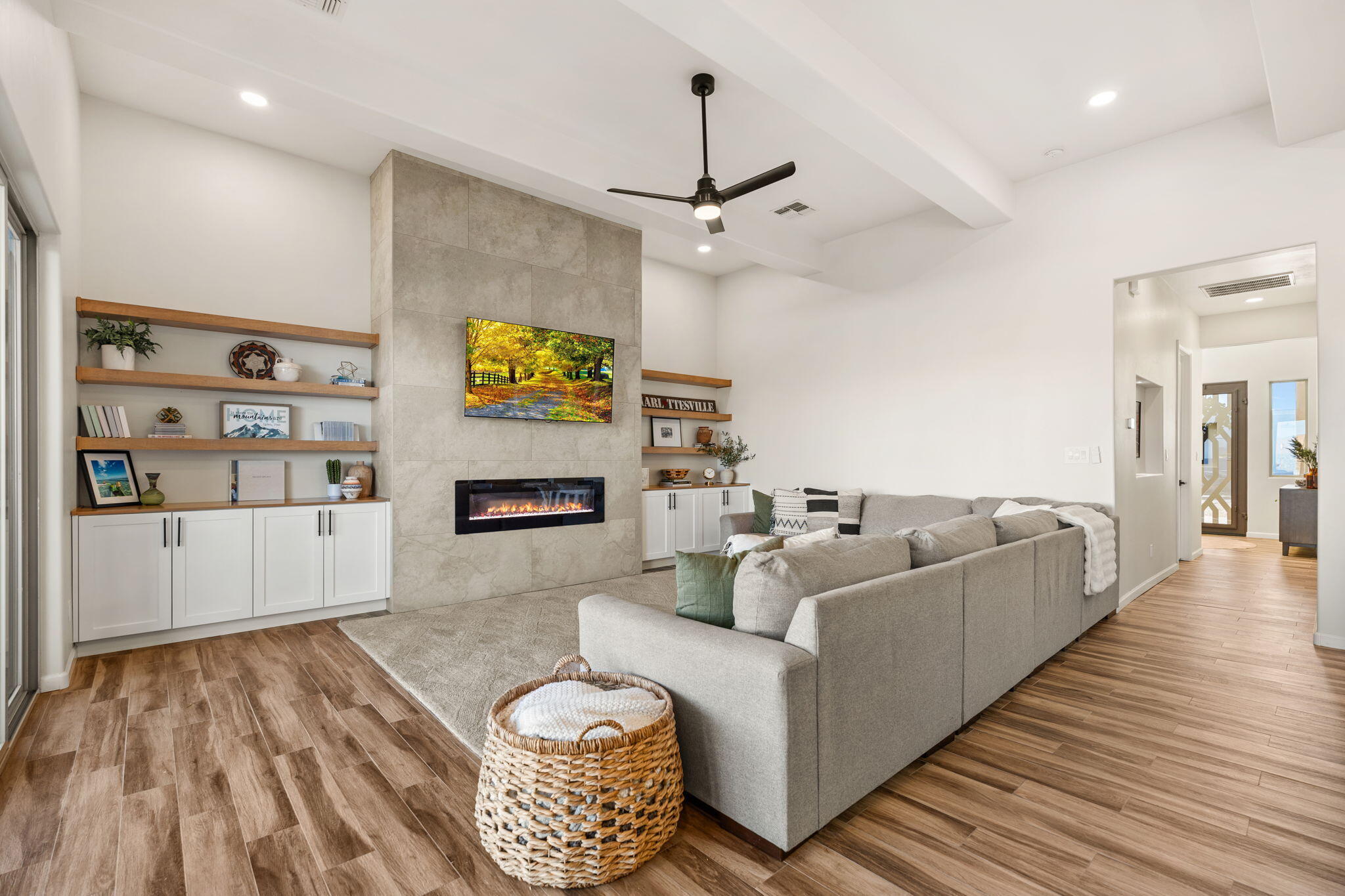 6717 Nacelle Road NE