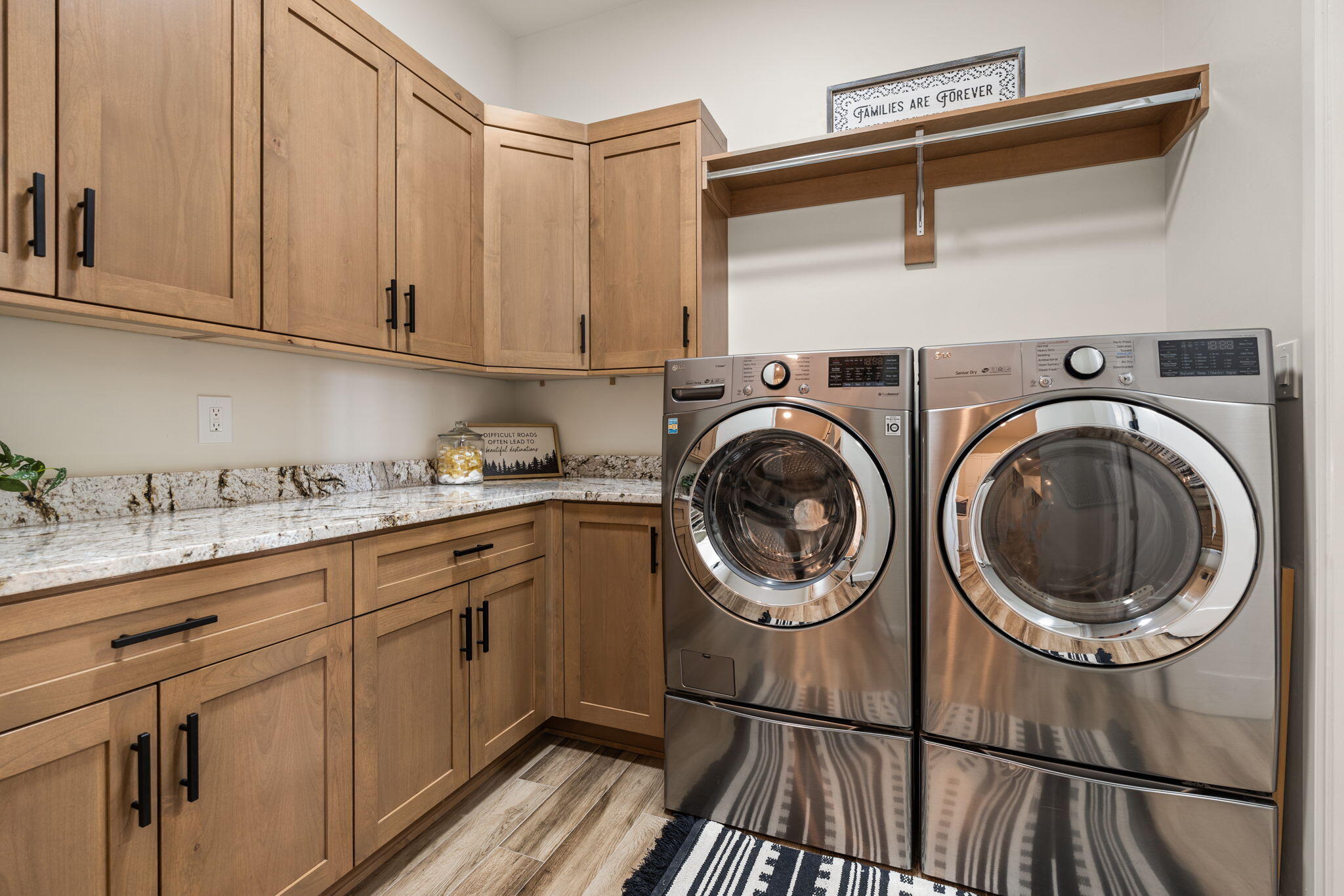 6717 Nacelle Road NE