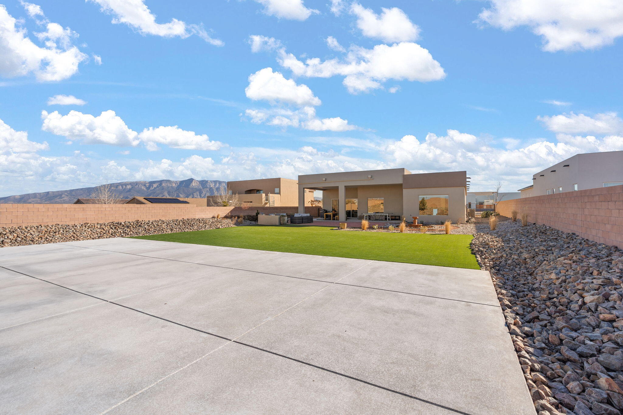 6717 Nacelle Road NE