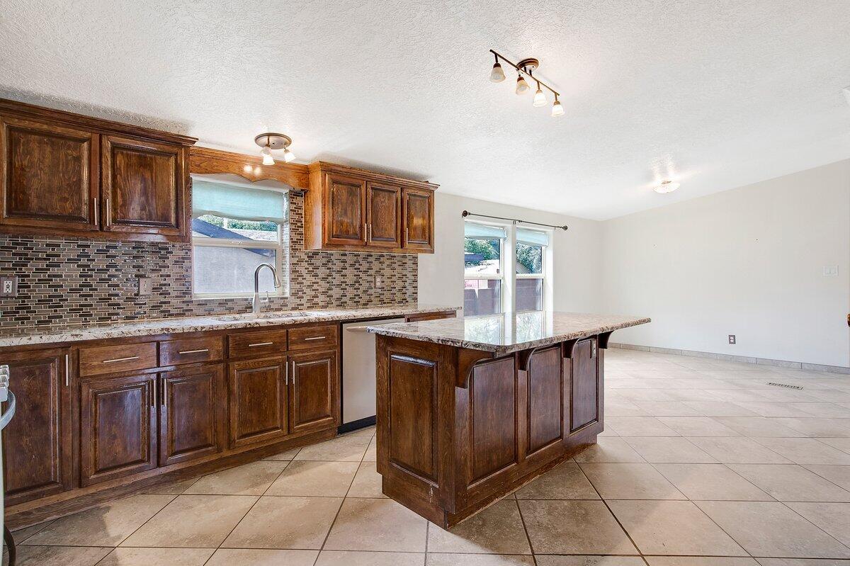 2713 Barcelona Road SW