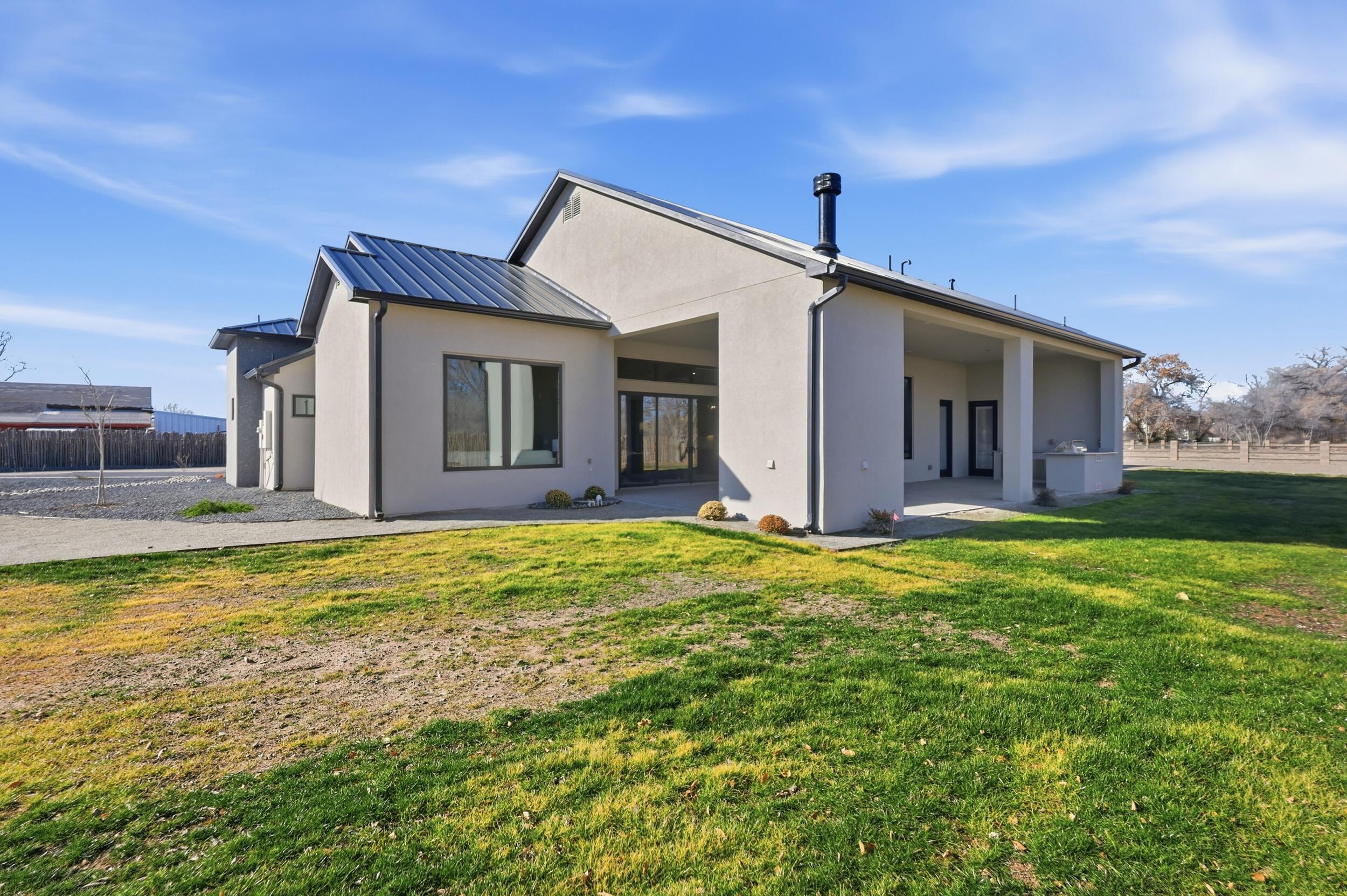 613 Valle Querido Court NW