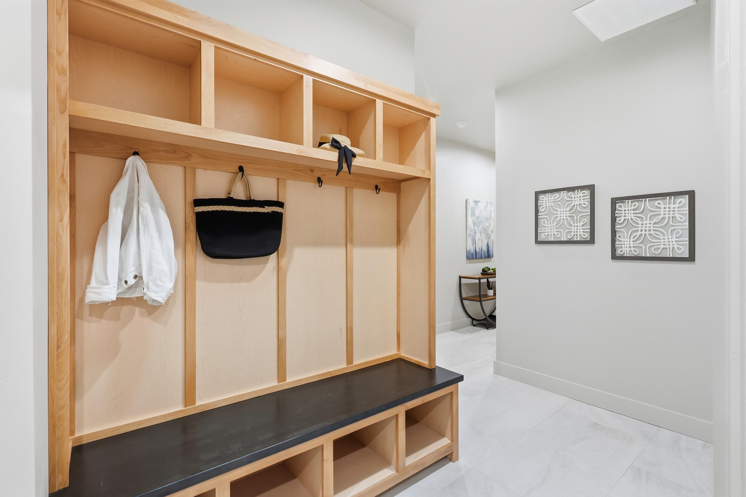 613 Valle Querido Court NW