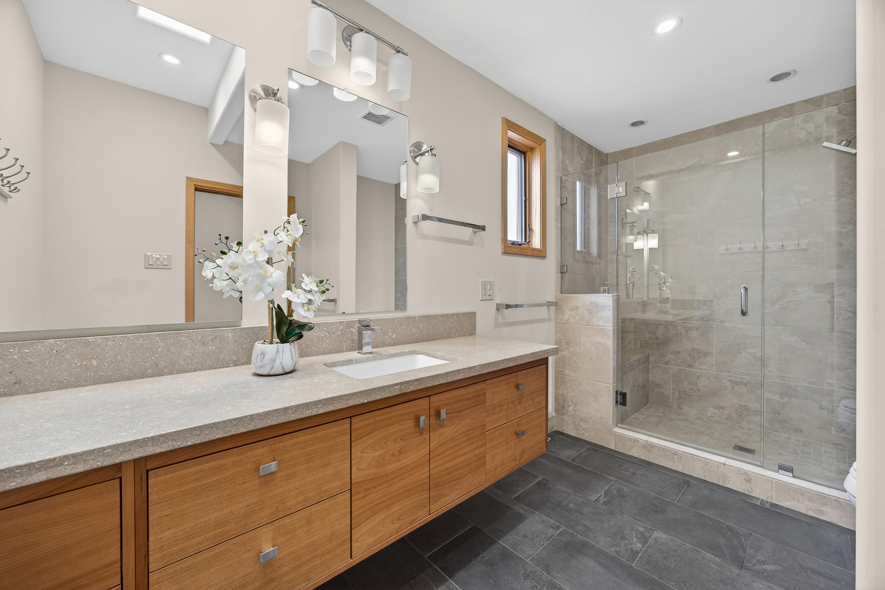 3028 Frontier Avenue NE