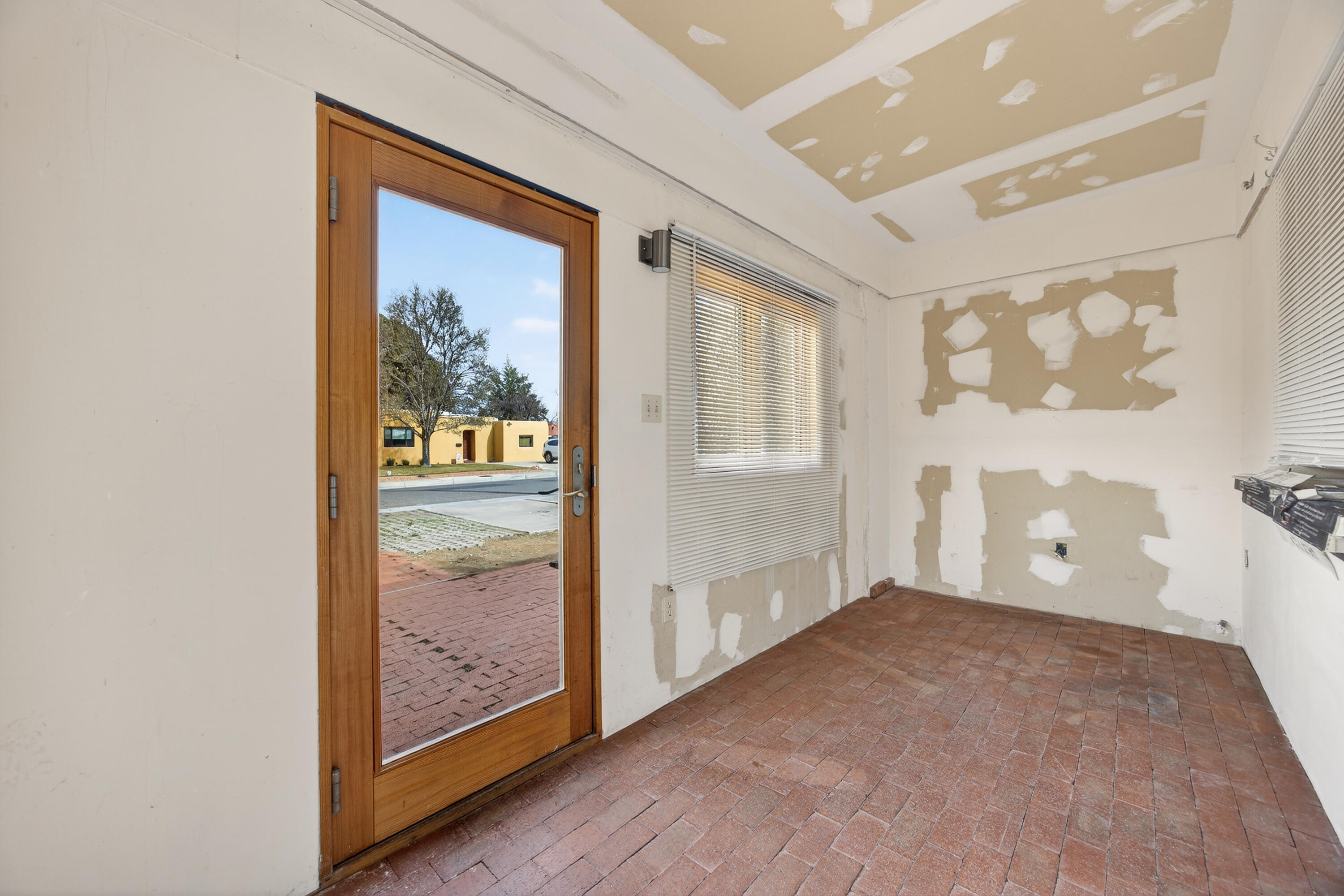 3028 Frontier Avenue NE