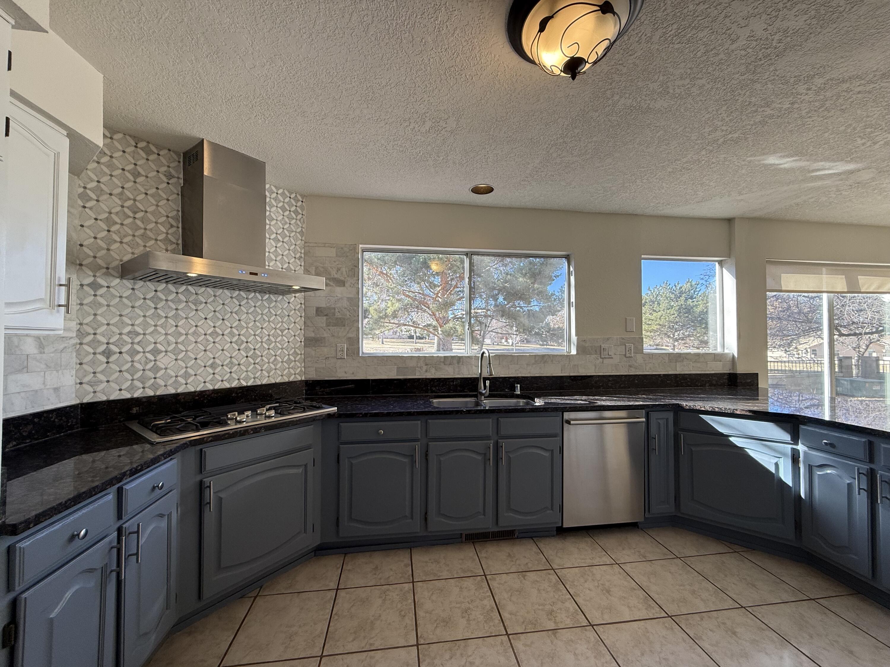 8212 Eagle Rock Avenue NE