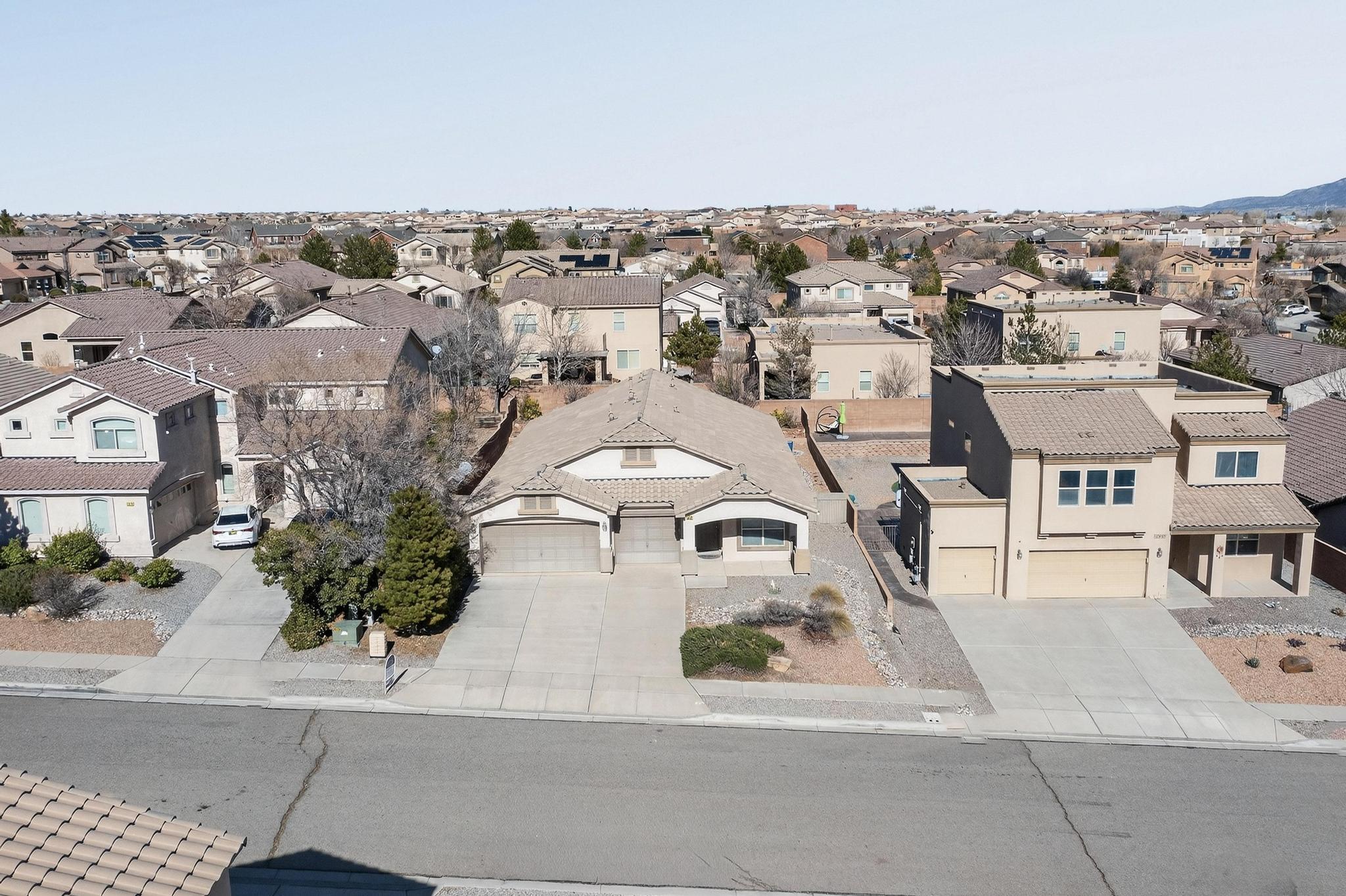 2558 Cerro Parrido Road SE