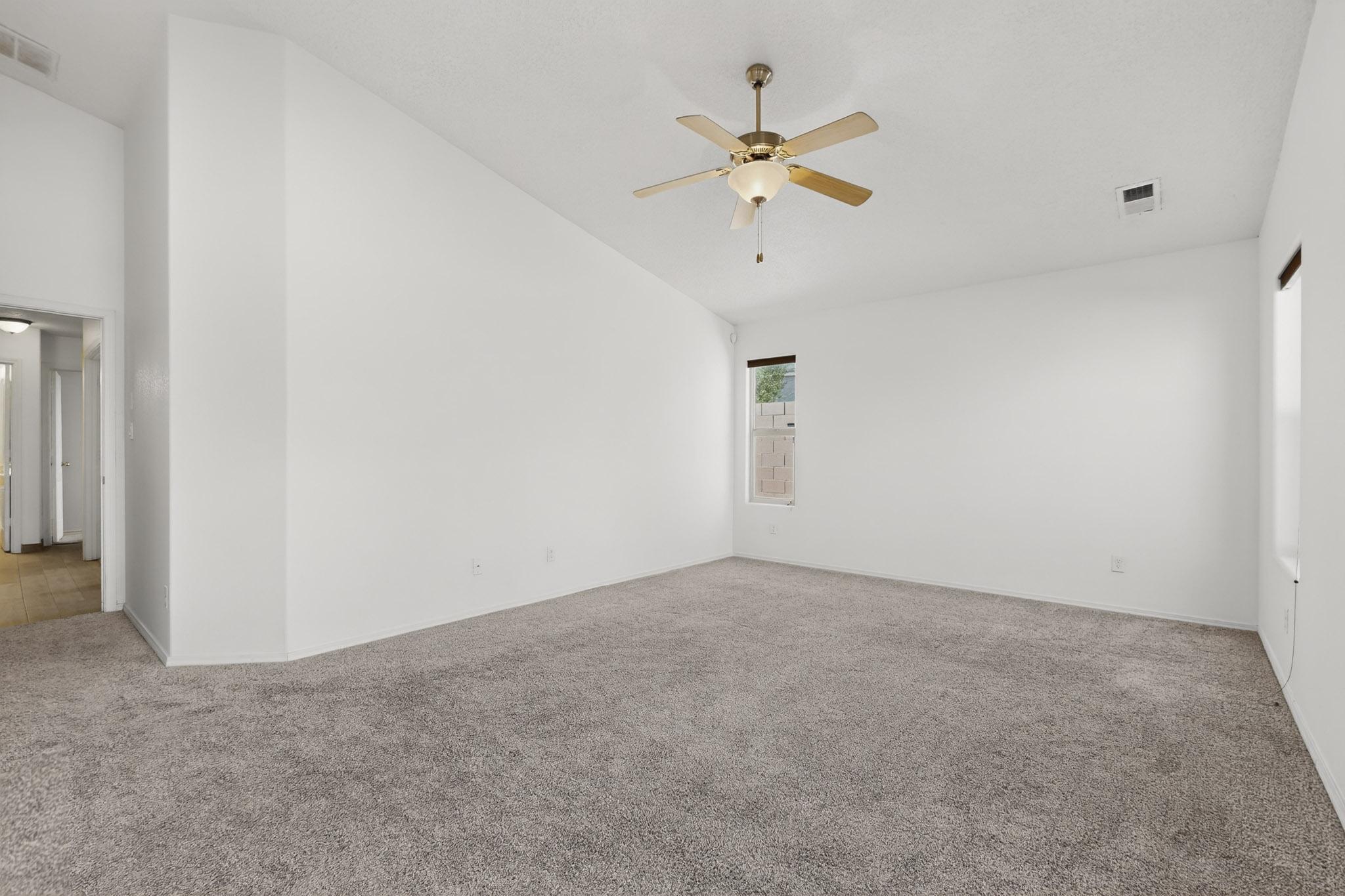 2558 Cerro Parrido Road SE