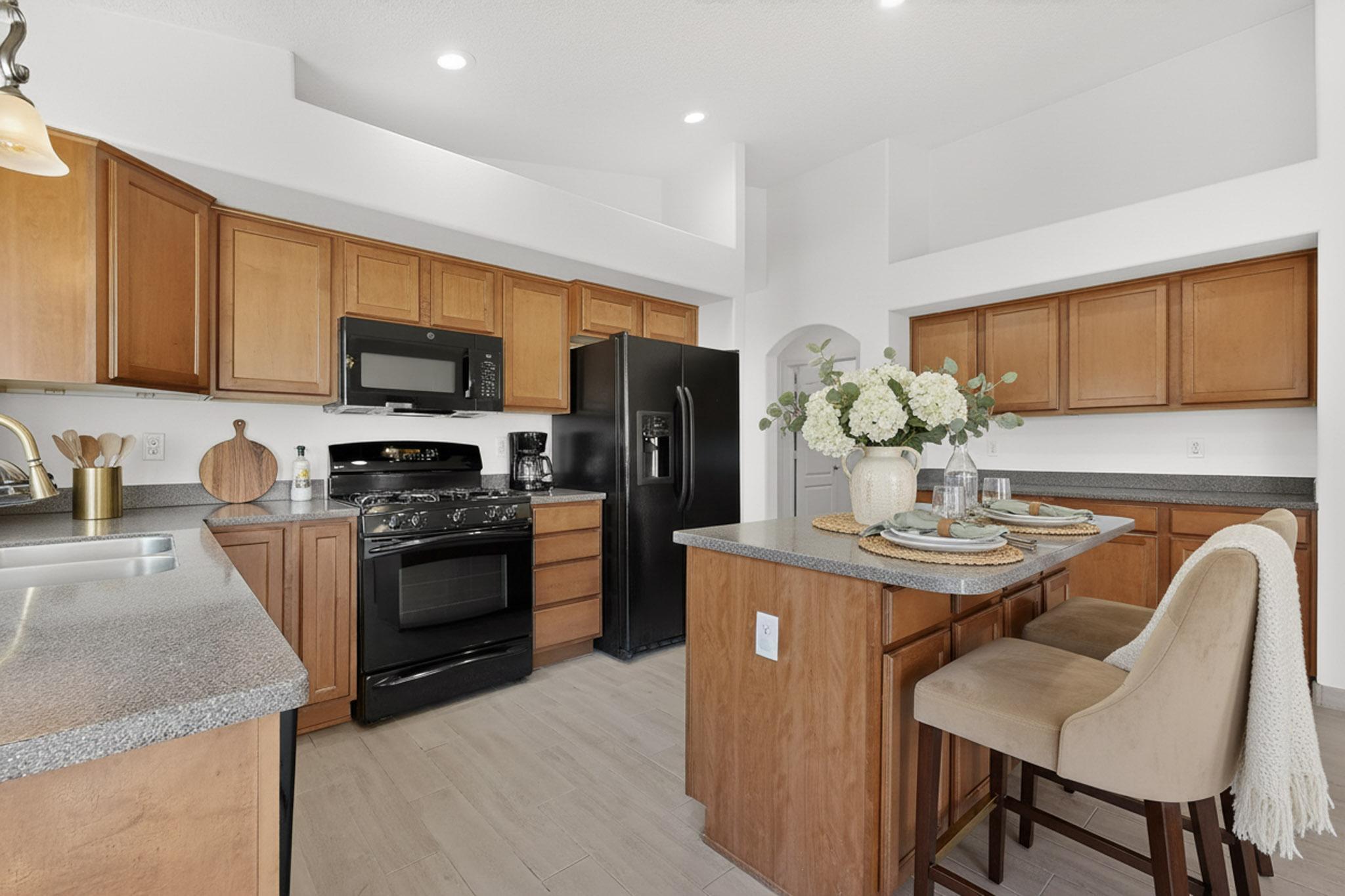 2558 Cerro Parrido Road SE