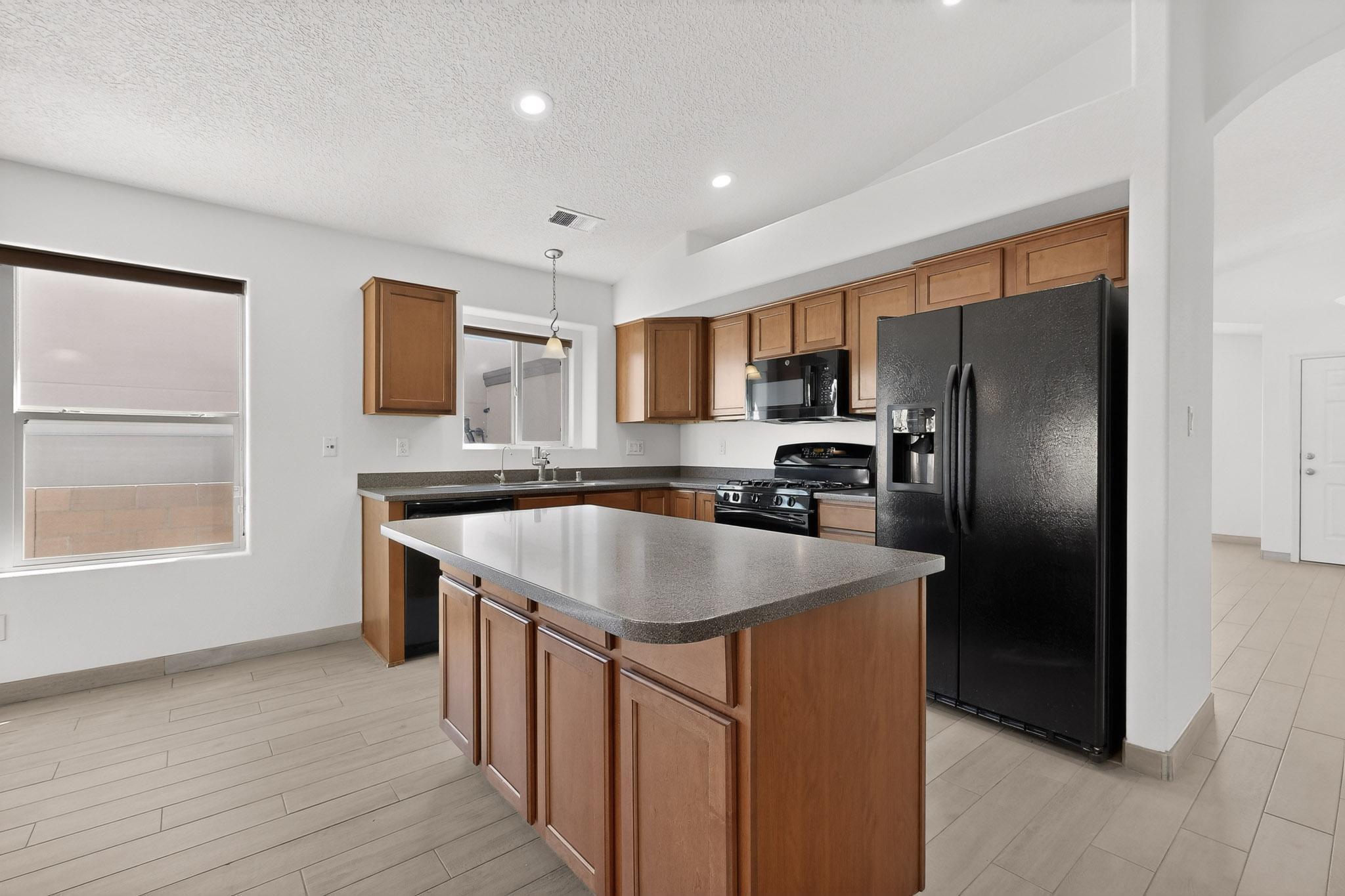 2558 Cerro Parrido Road SE