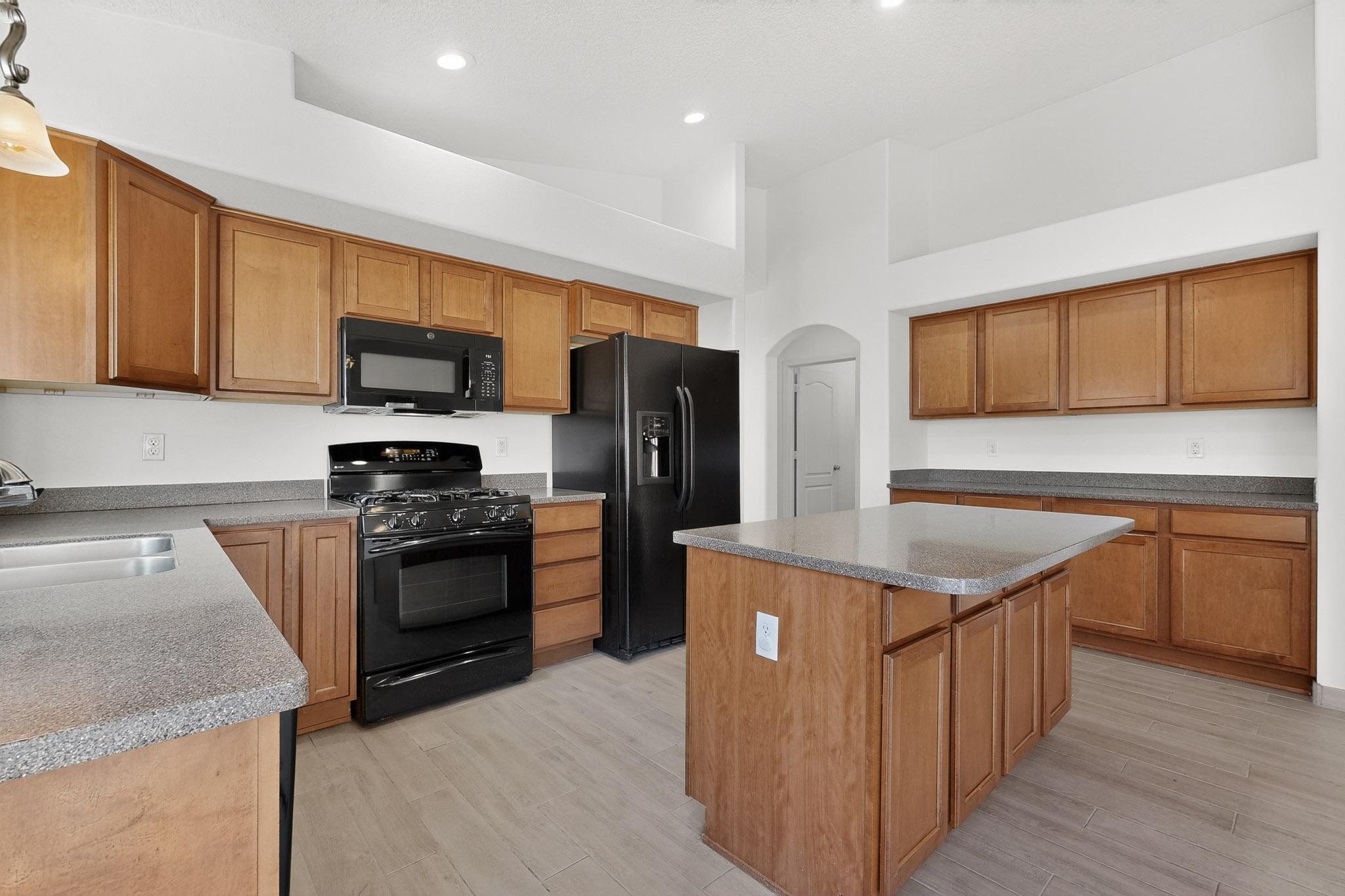 2558 Cerro Parrido Road SE