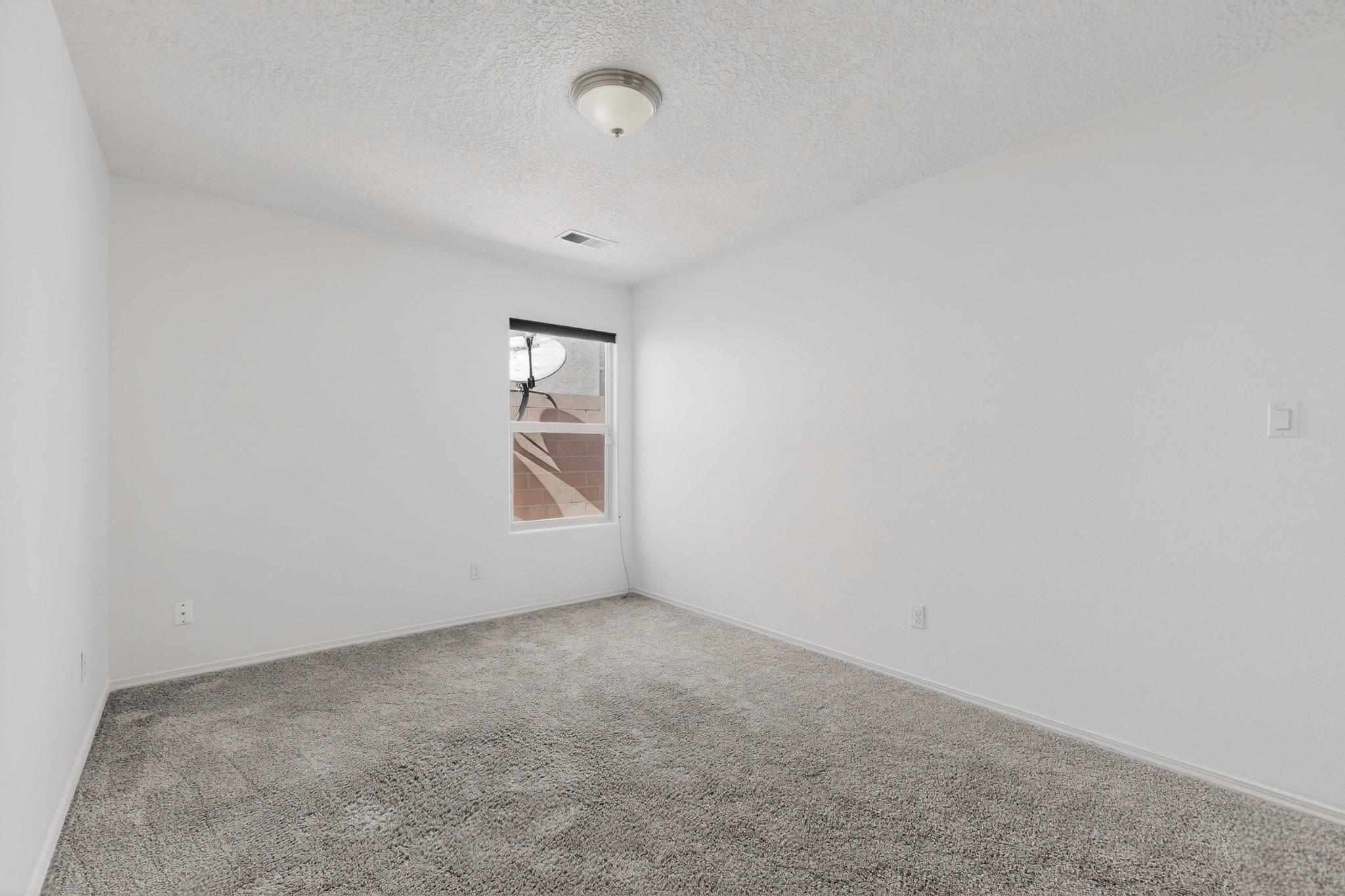 2558 Cerro Parrido Road SE