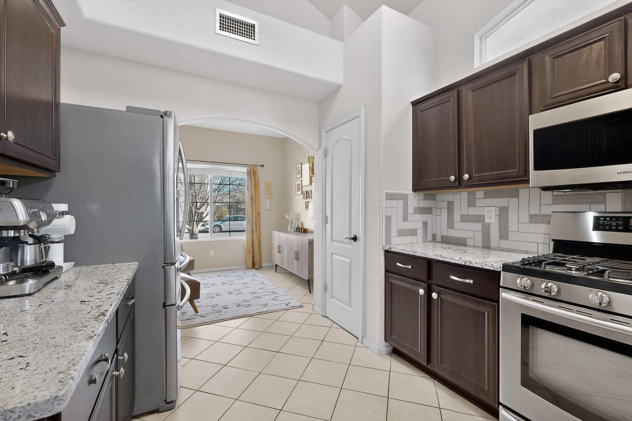 10427 Calle Hermosa Court NW