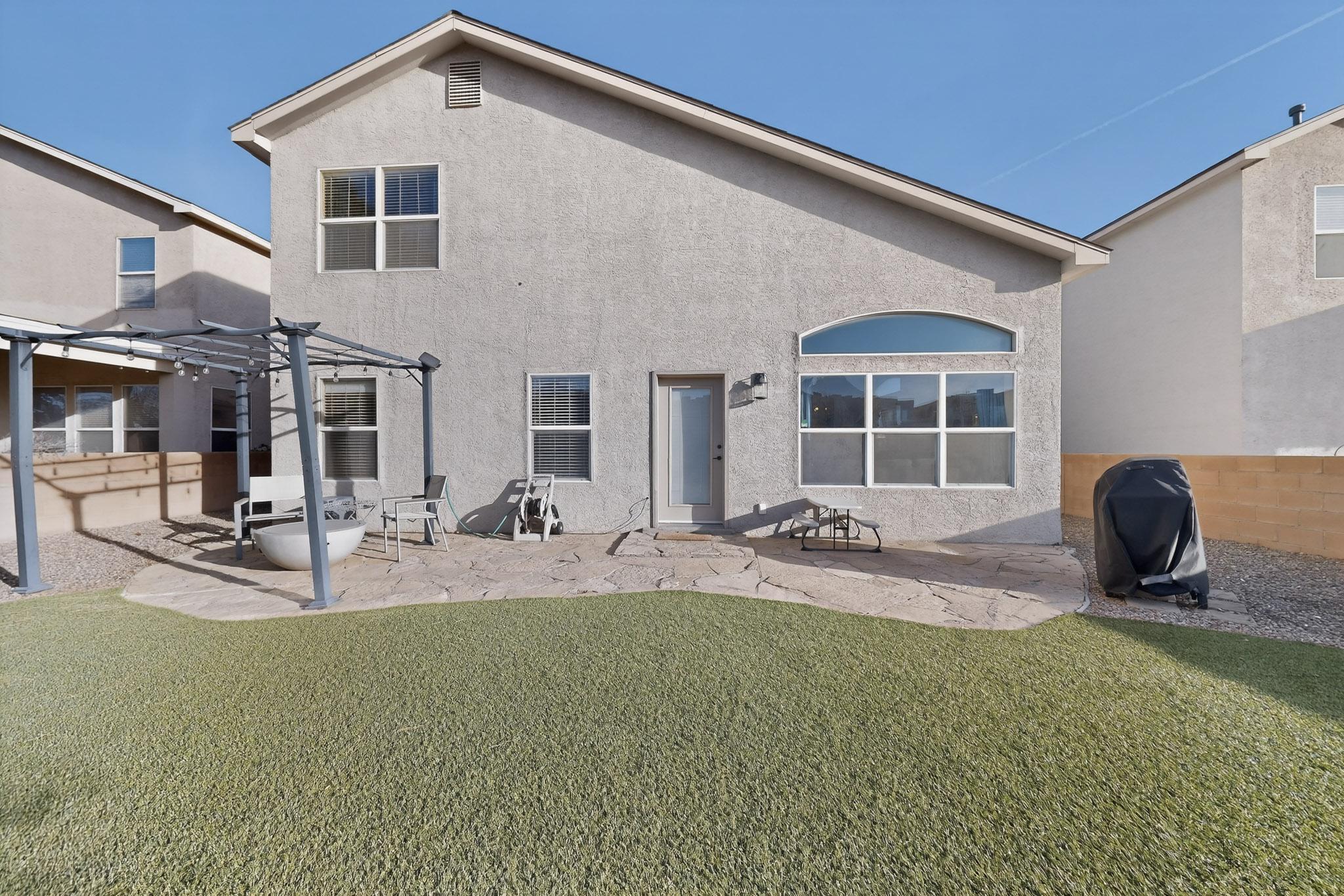 10427 Calle Hermosa Court NW