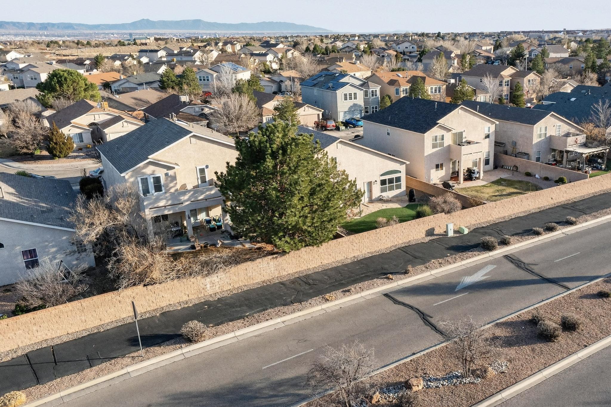 10427 Calle Hermosa Court NW