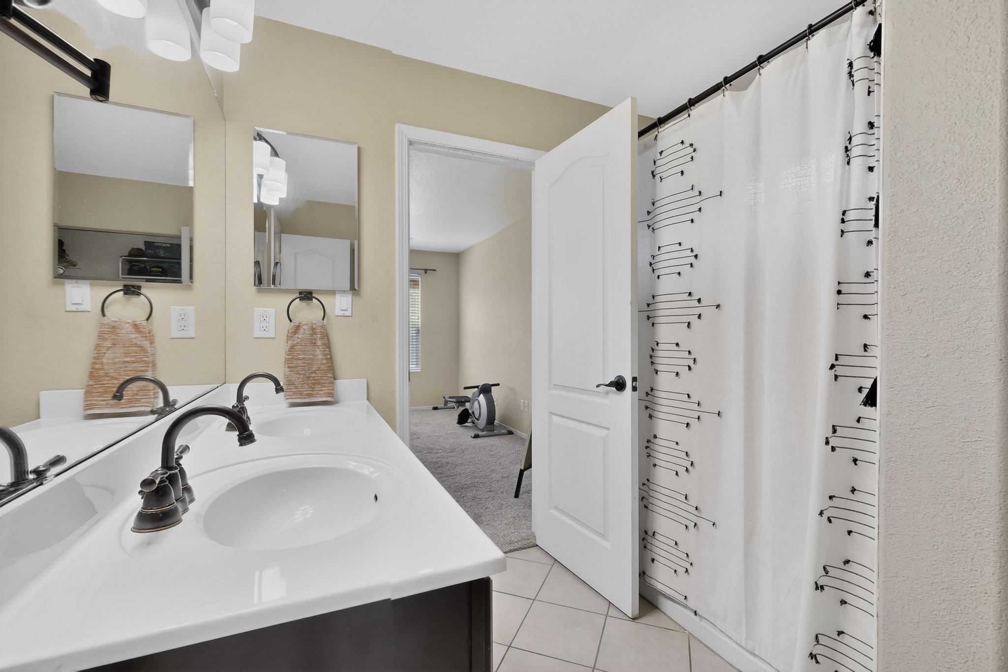 10427 Calle Hermosa Court NW