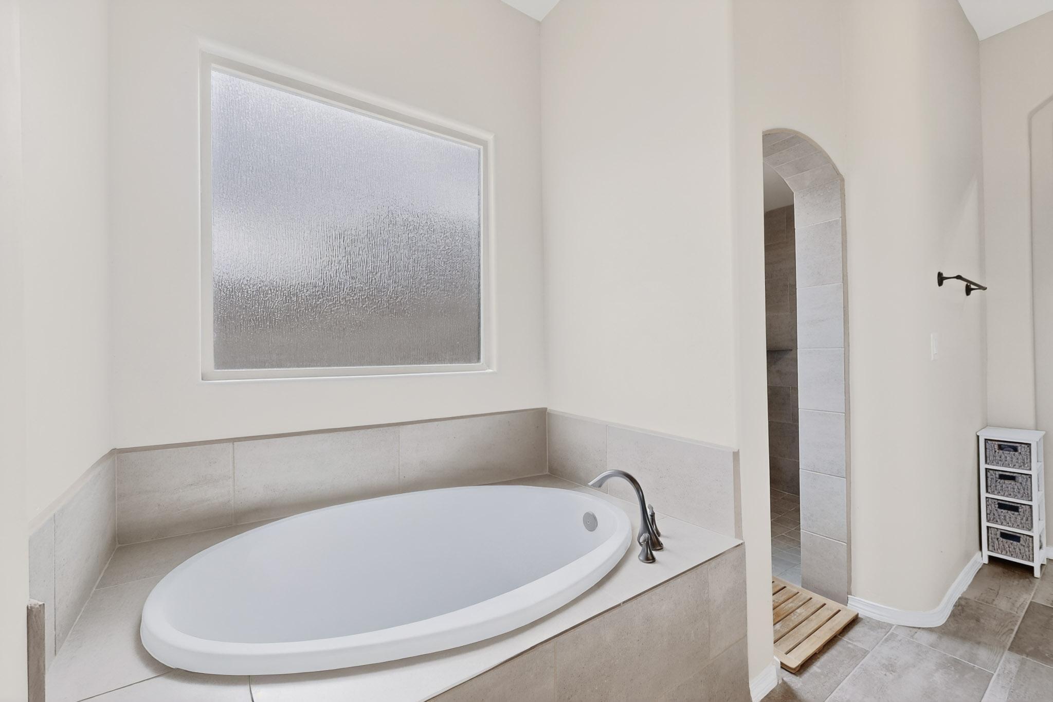 5572 Barranca Overlook Court NE