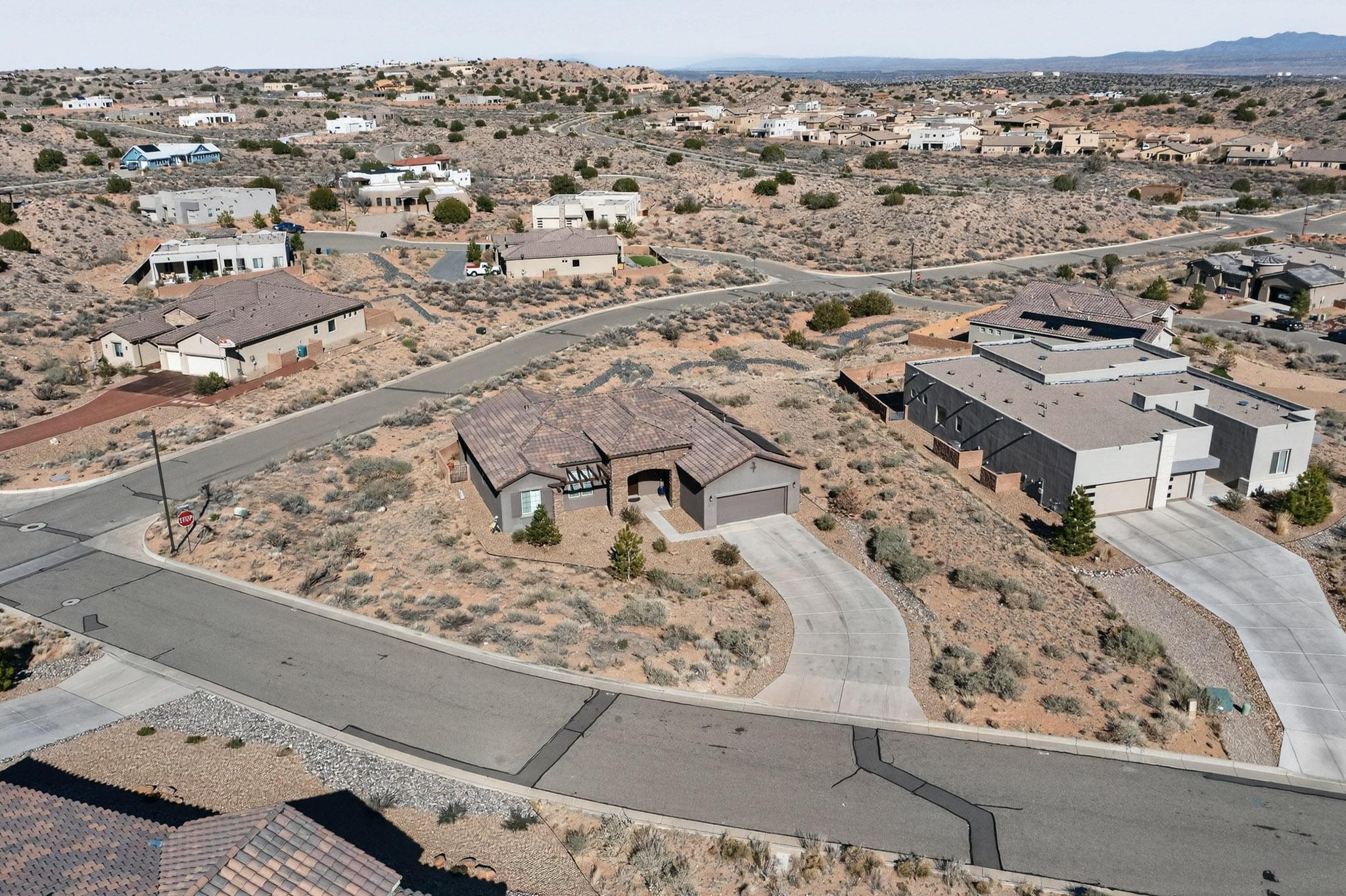 5572 Barranca Overlook Court NE