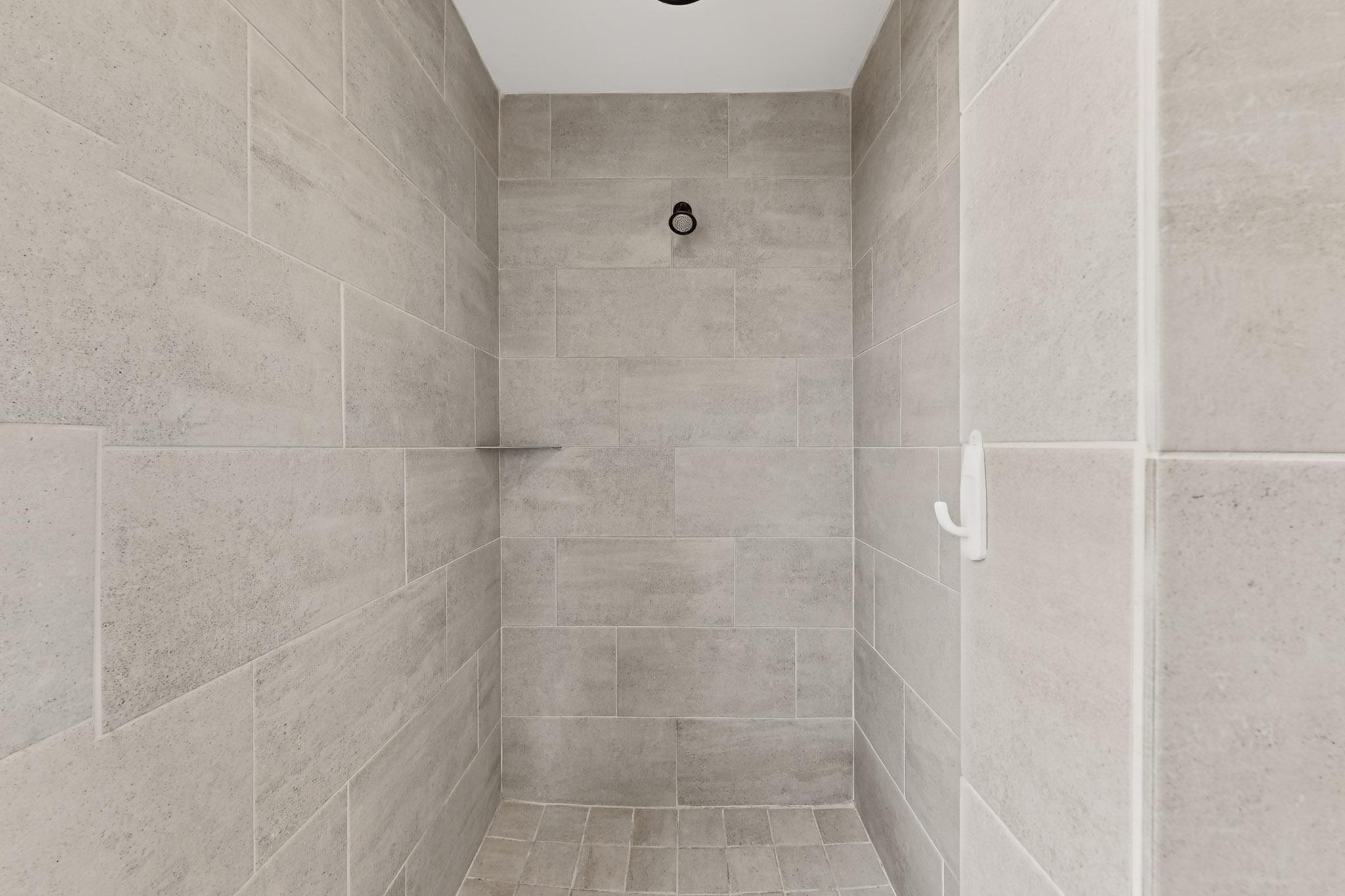 5572 Barranca Overlook Court NE