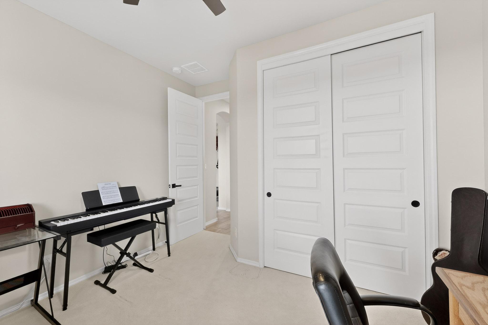 5572 Barranca Overlook Court NE