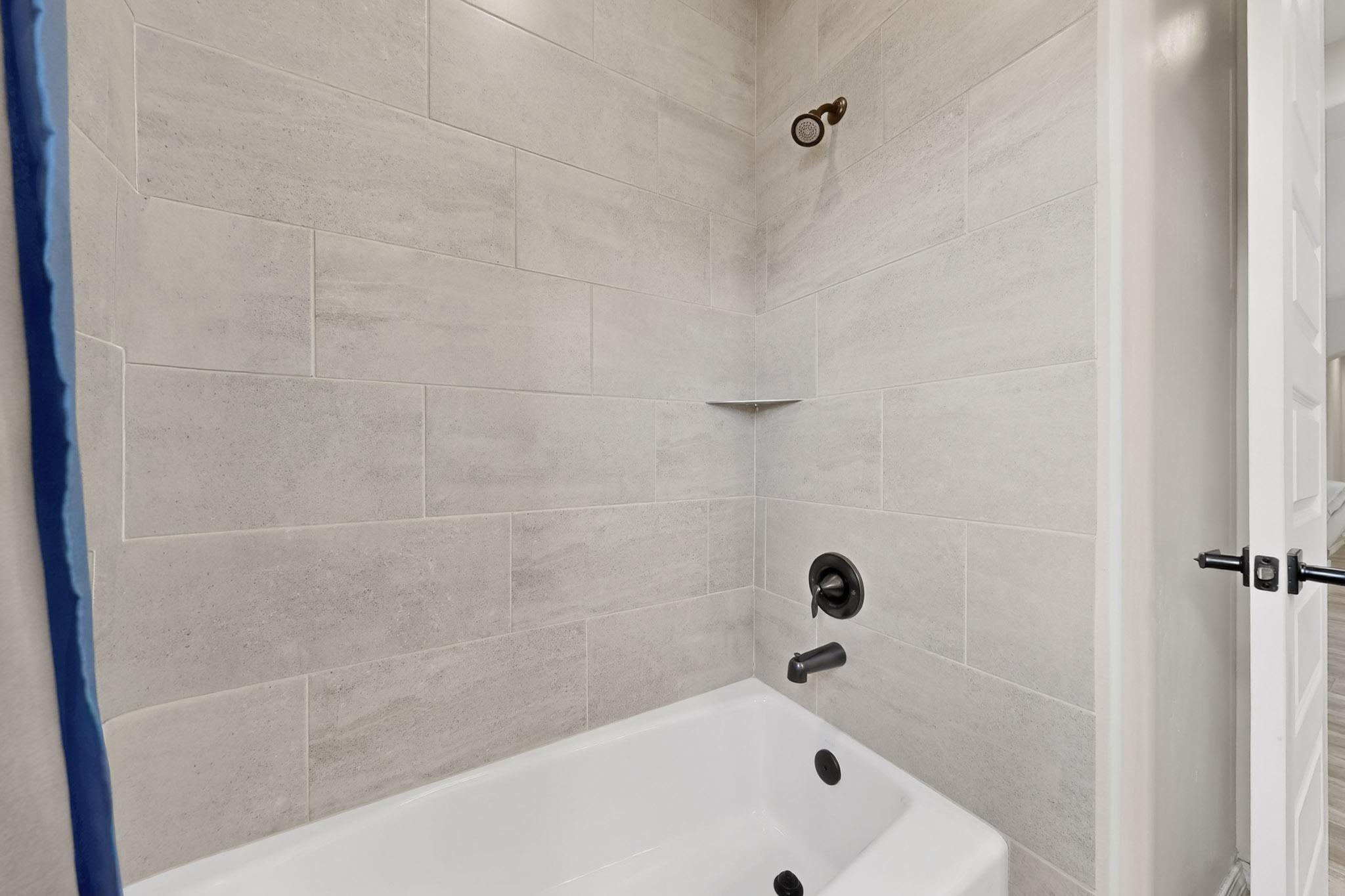 5572 Barranca Overlook Court NE