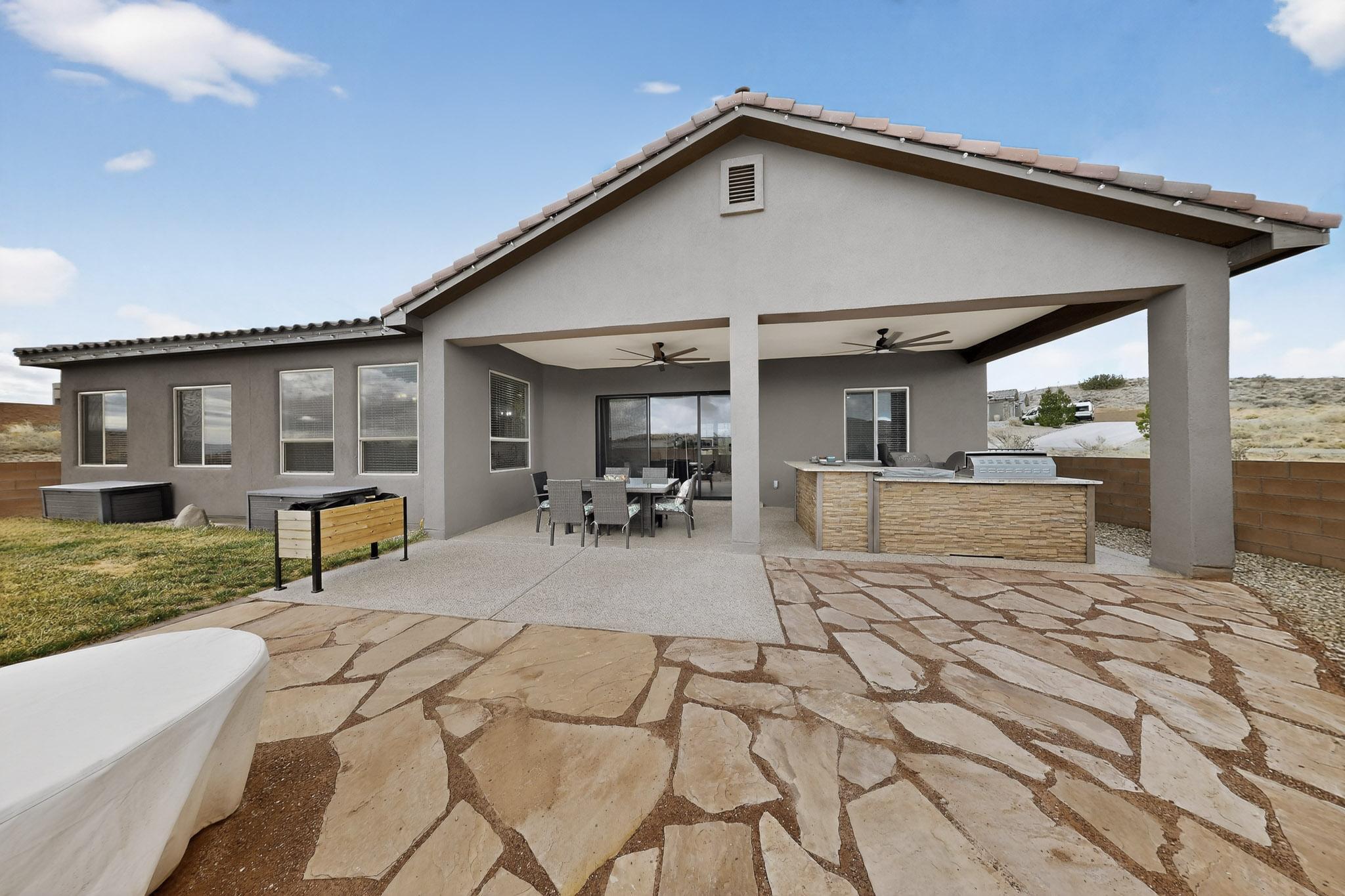 5572 Barranca Overlook Court NE