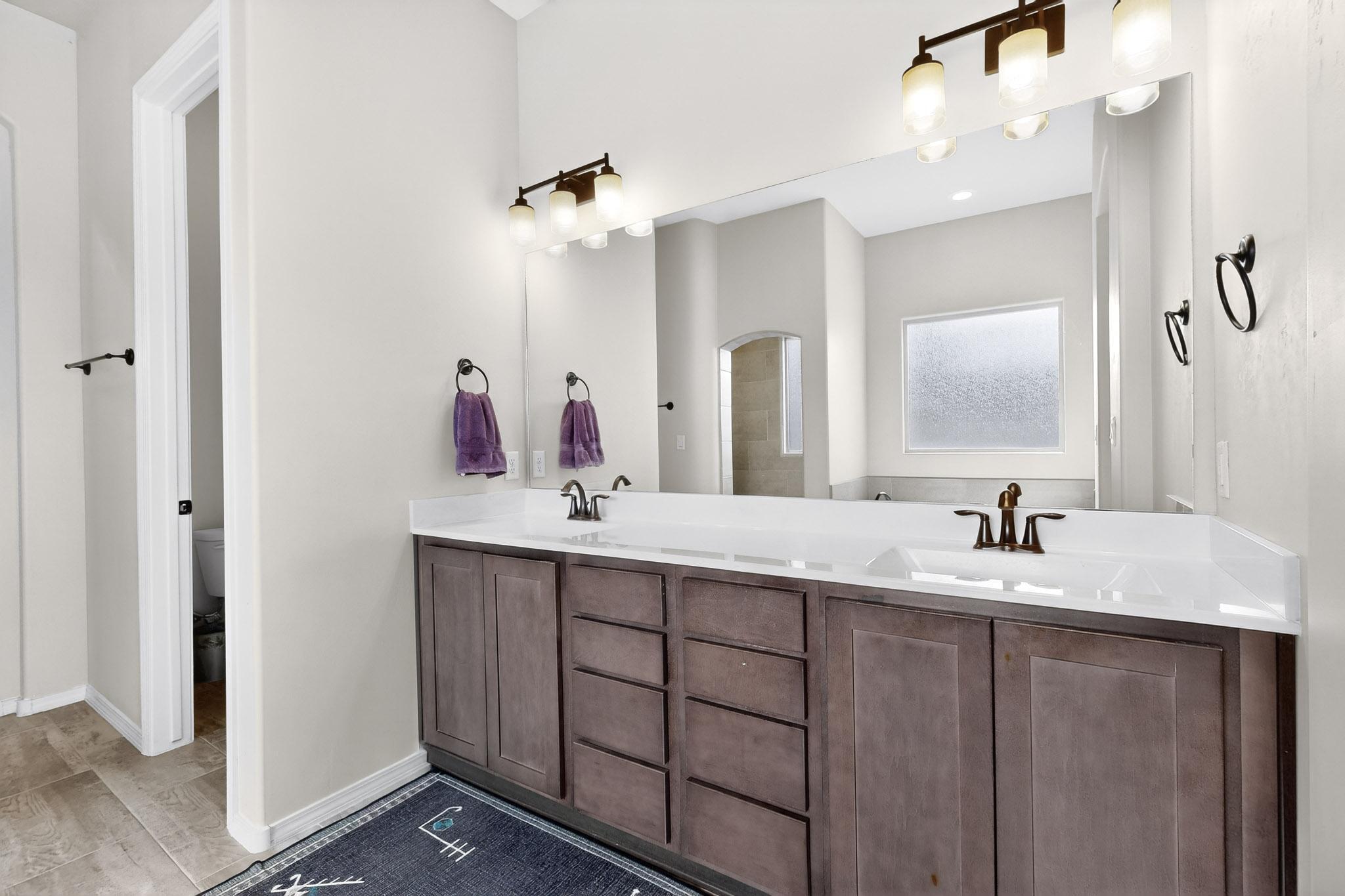 5572 Barranca Overlook Court NE