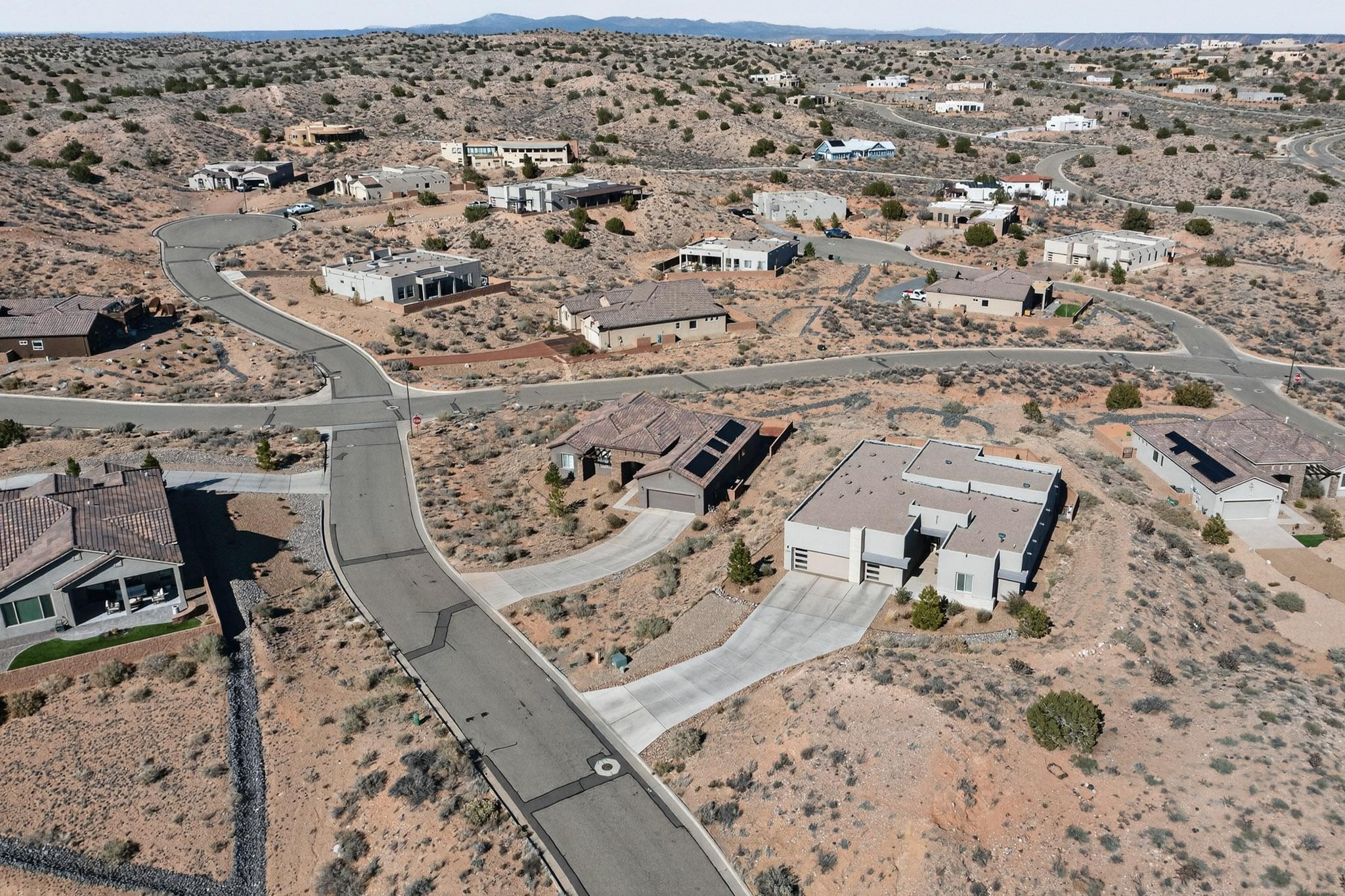 5572 Barranca Overlook Court NE