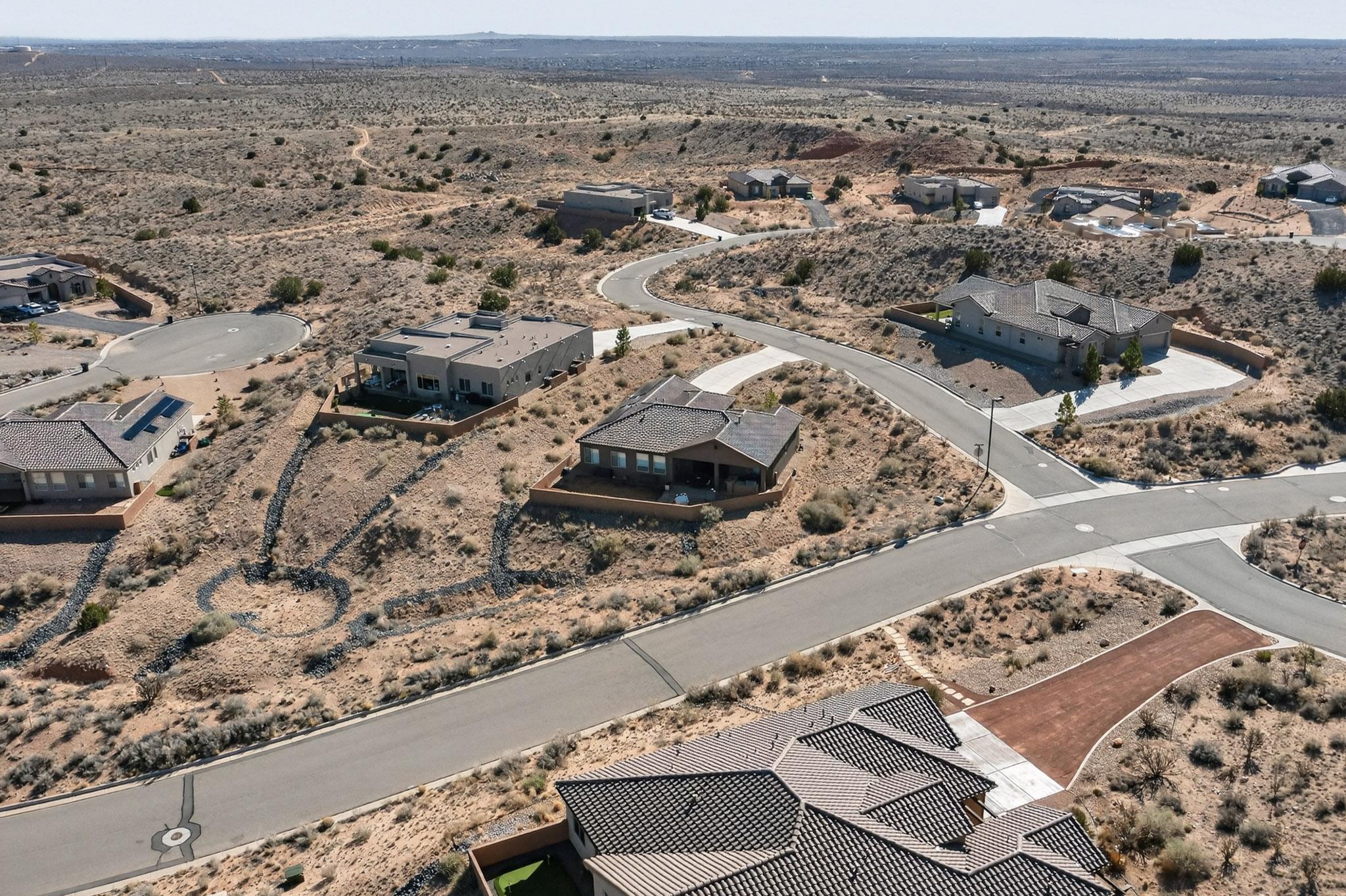 5572 Barranca Overlook Court NE