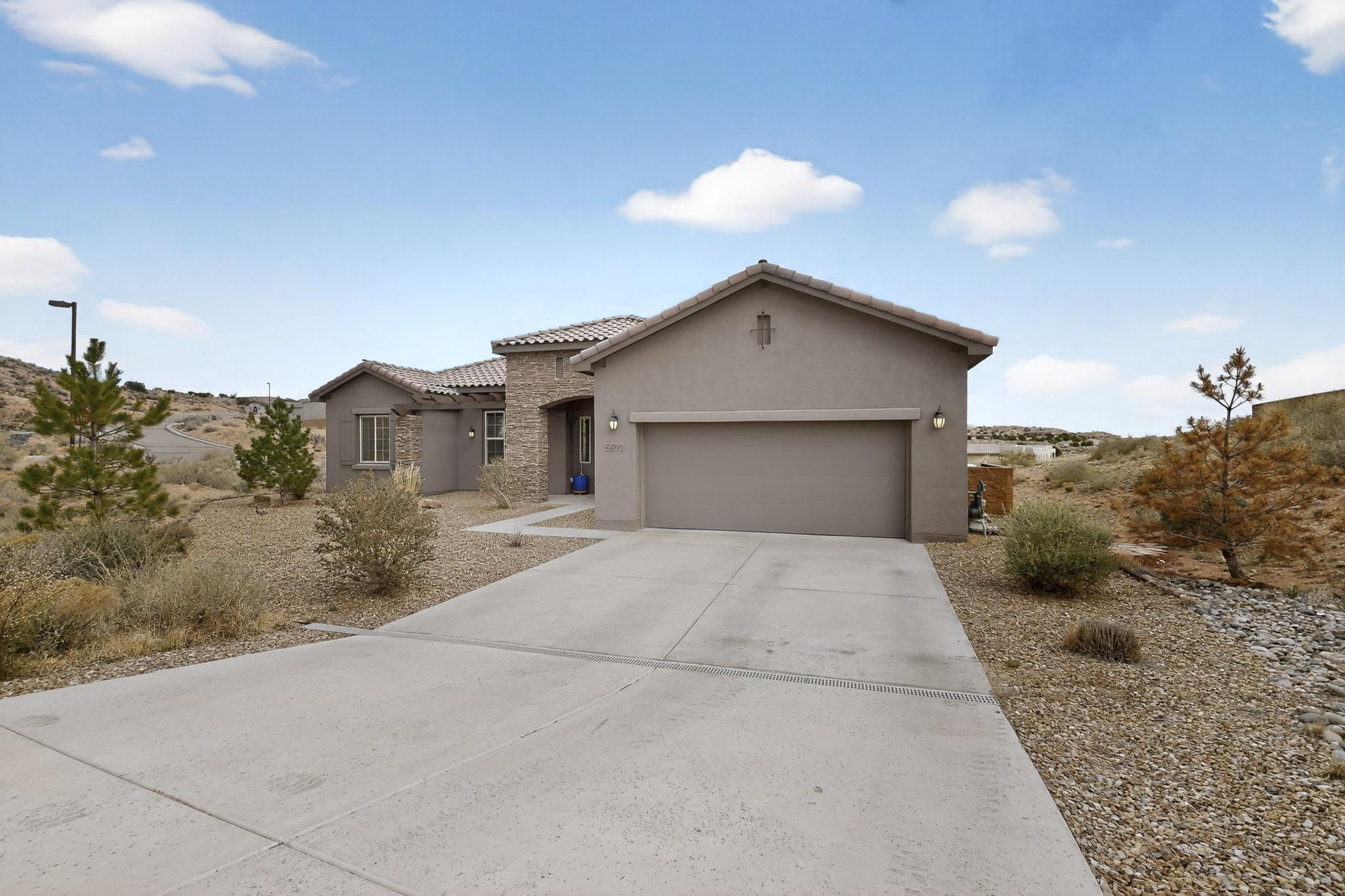 5572 Barranca Overlook Court NE