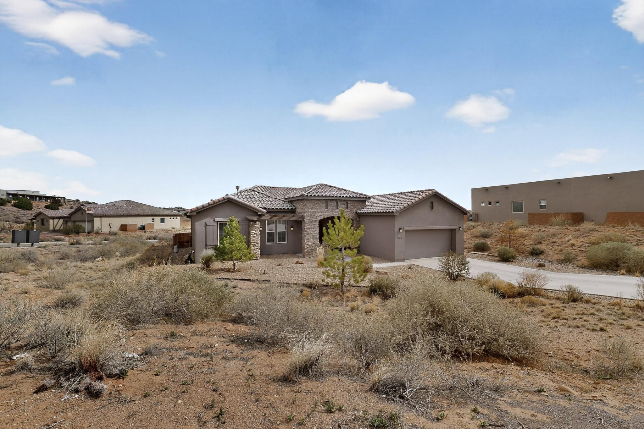 5572 Barranca Overlook Court NE