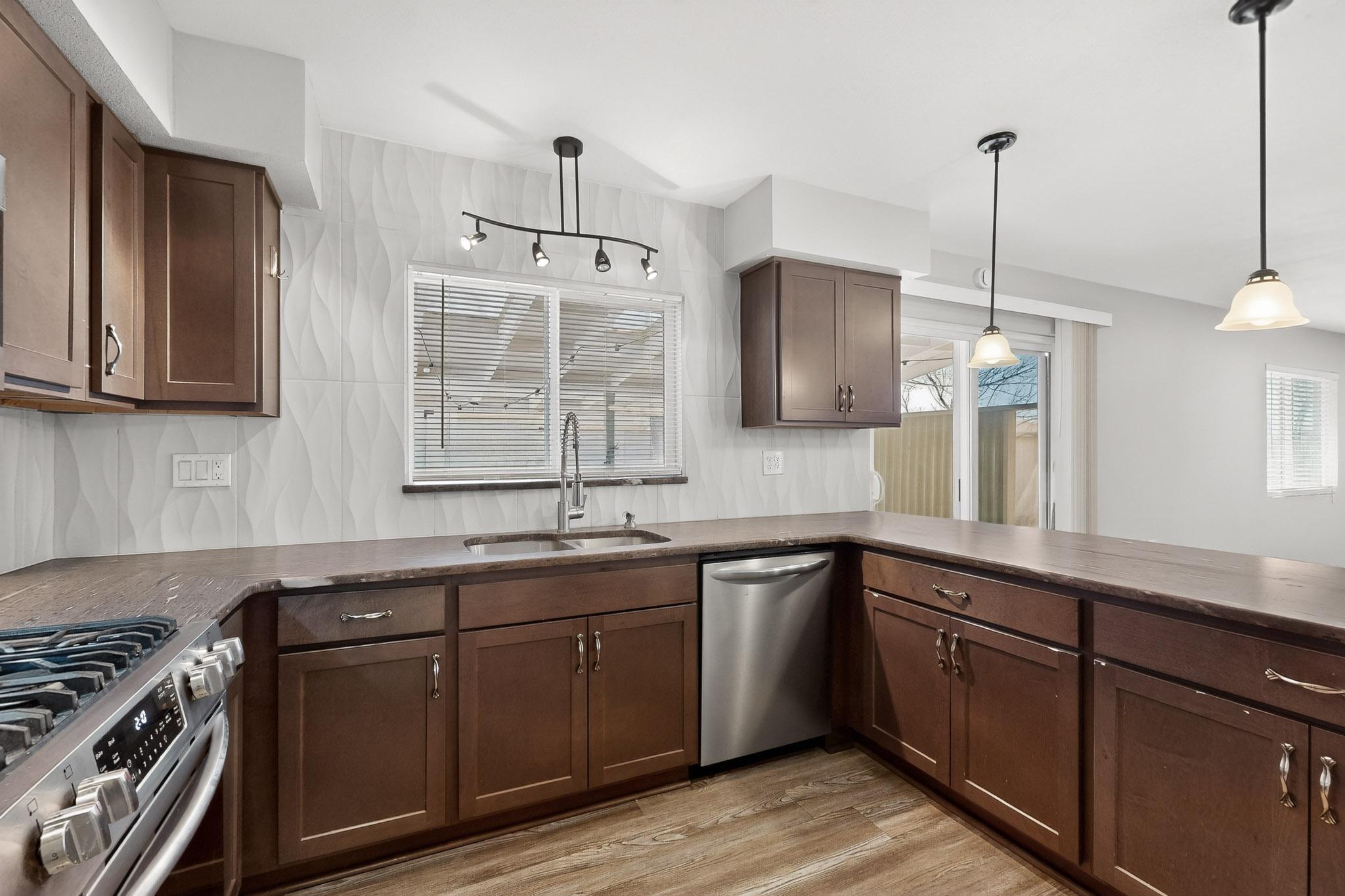 3804 Big Bend Road NE