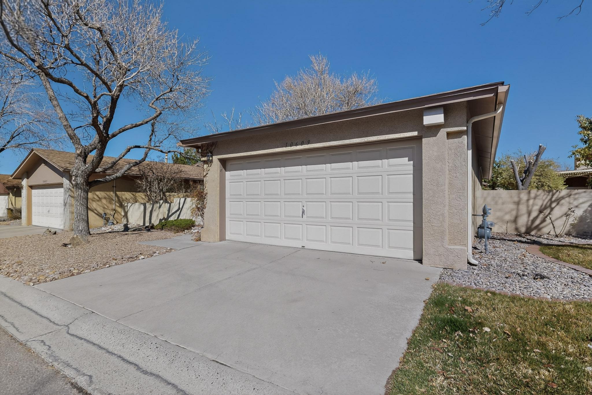 10609 Griffith Park Drive NE