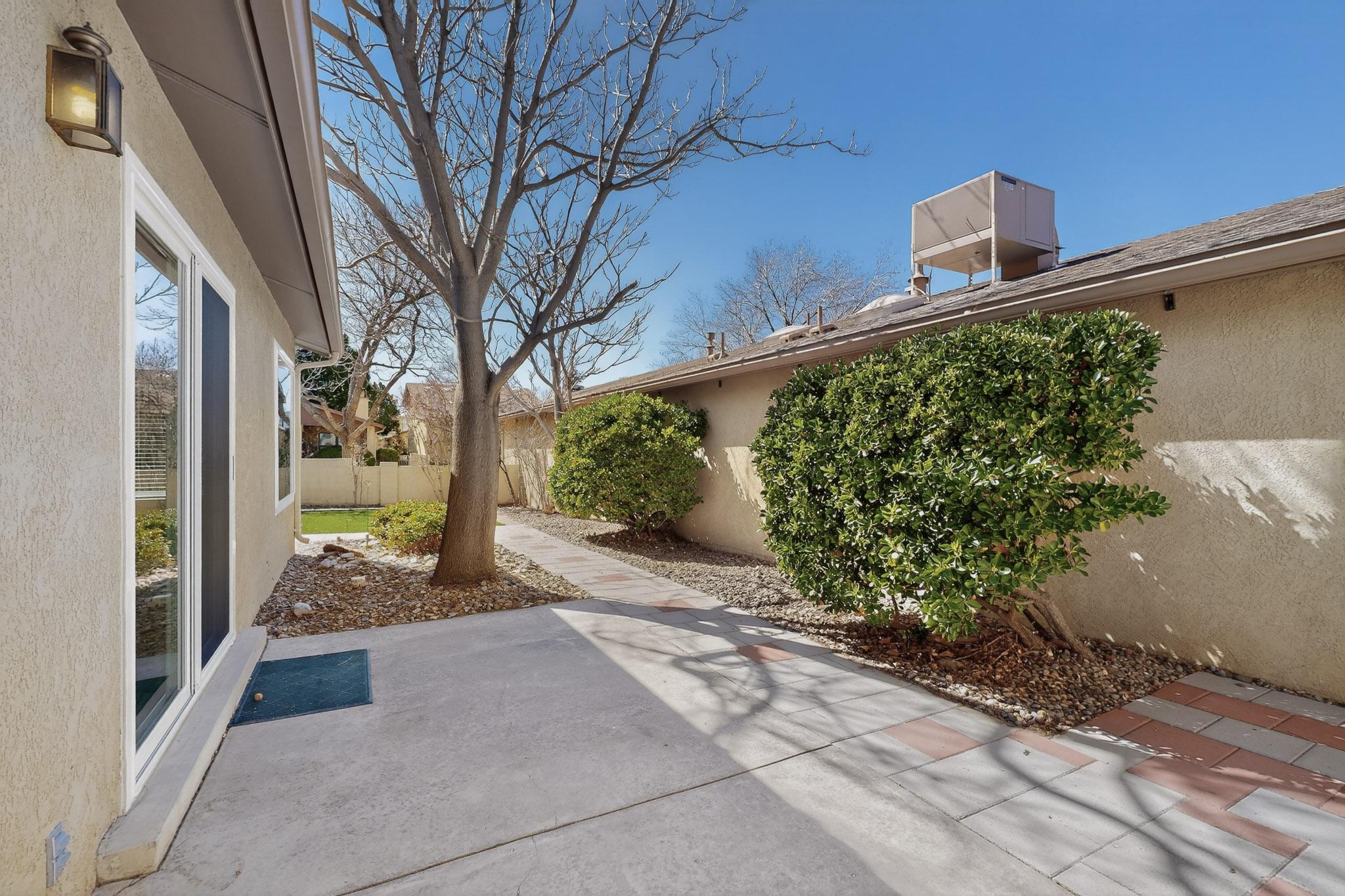 10609 Griffith Park Drive NE