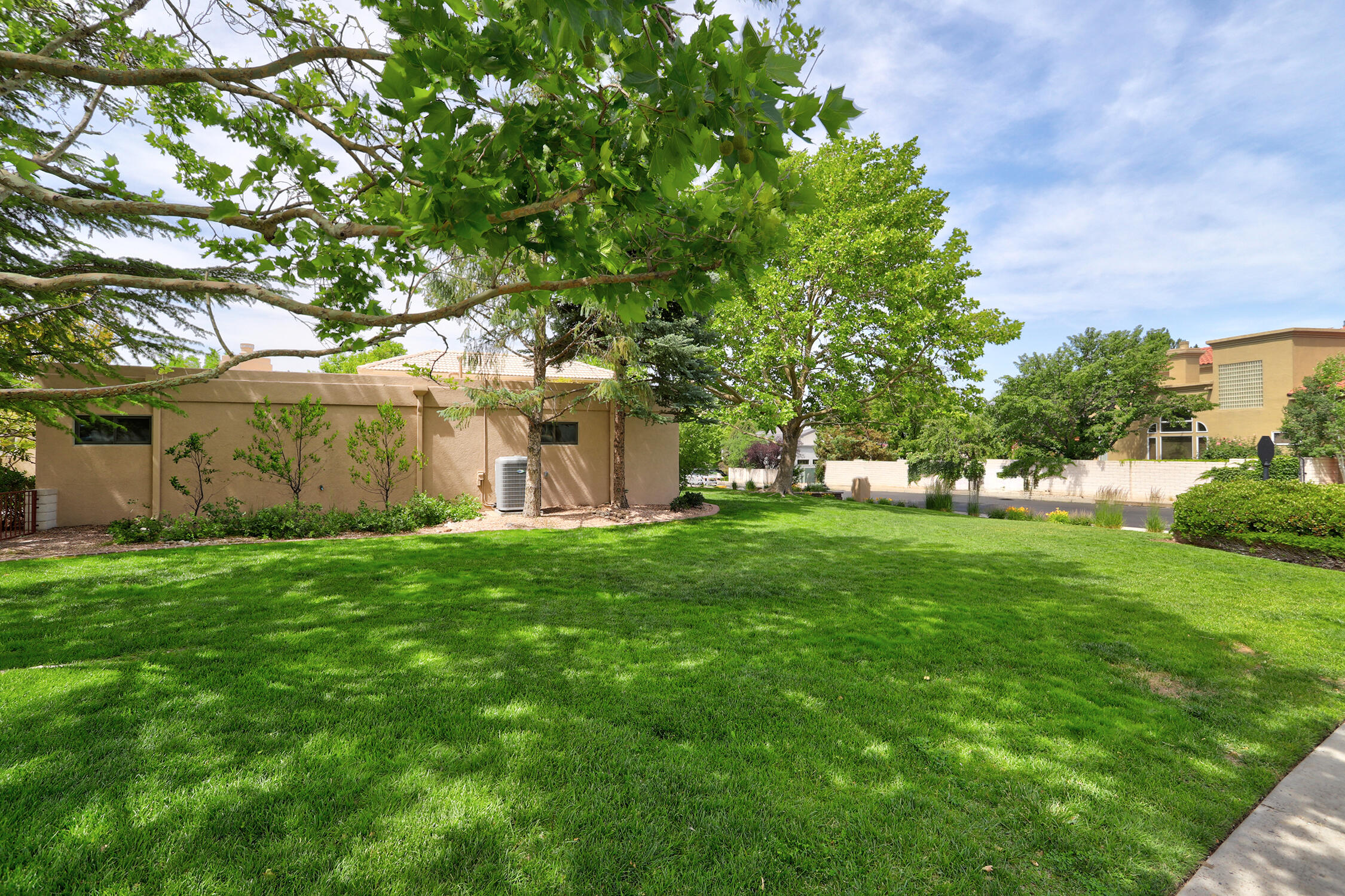 11240 Country Club NE