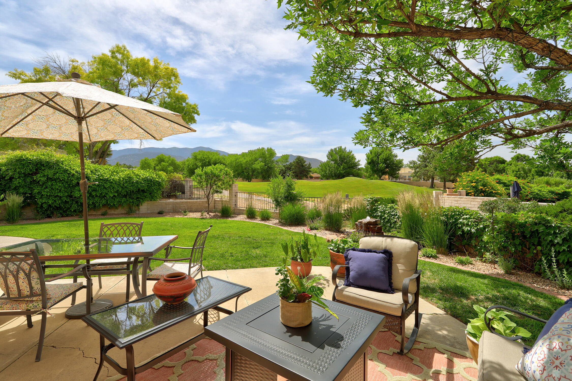 11240 Country Club NE