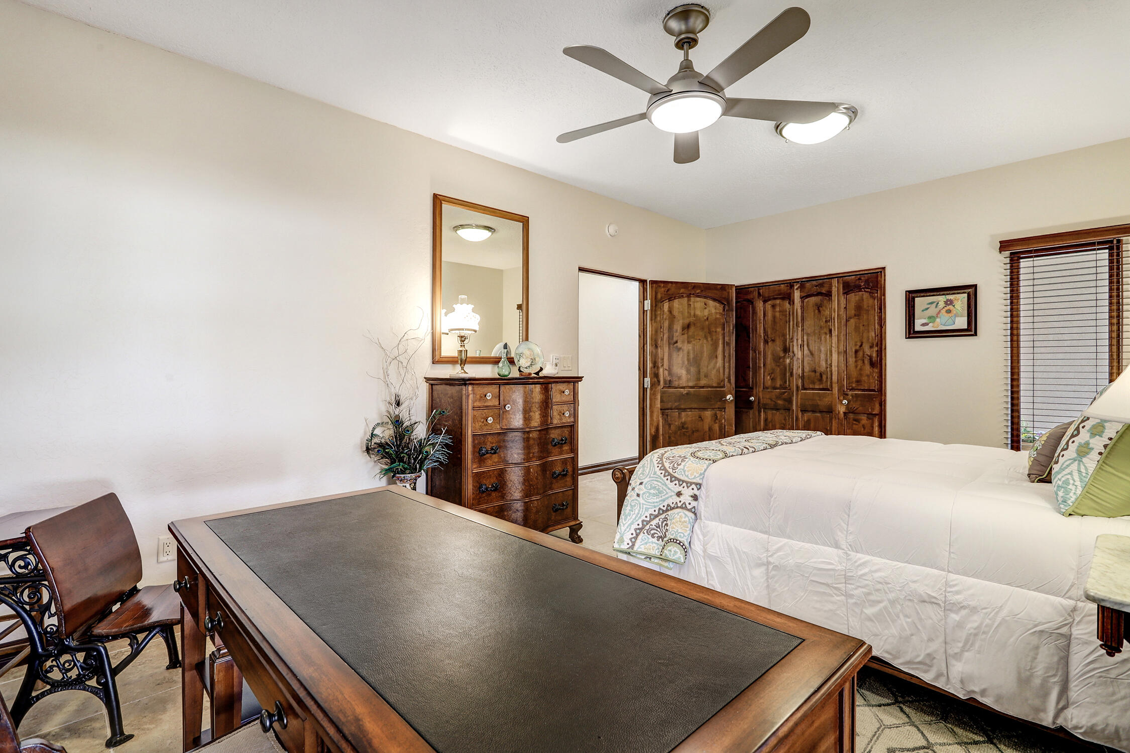 11240 Country Club NE