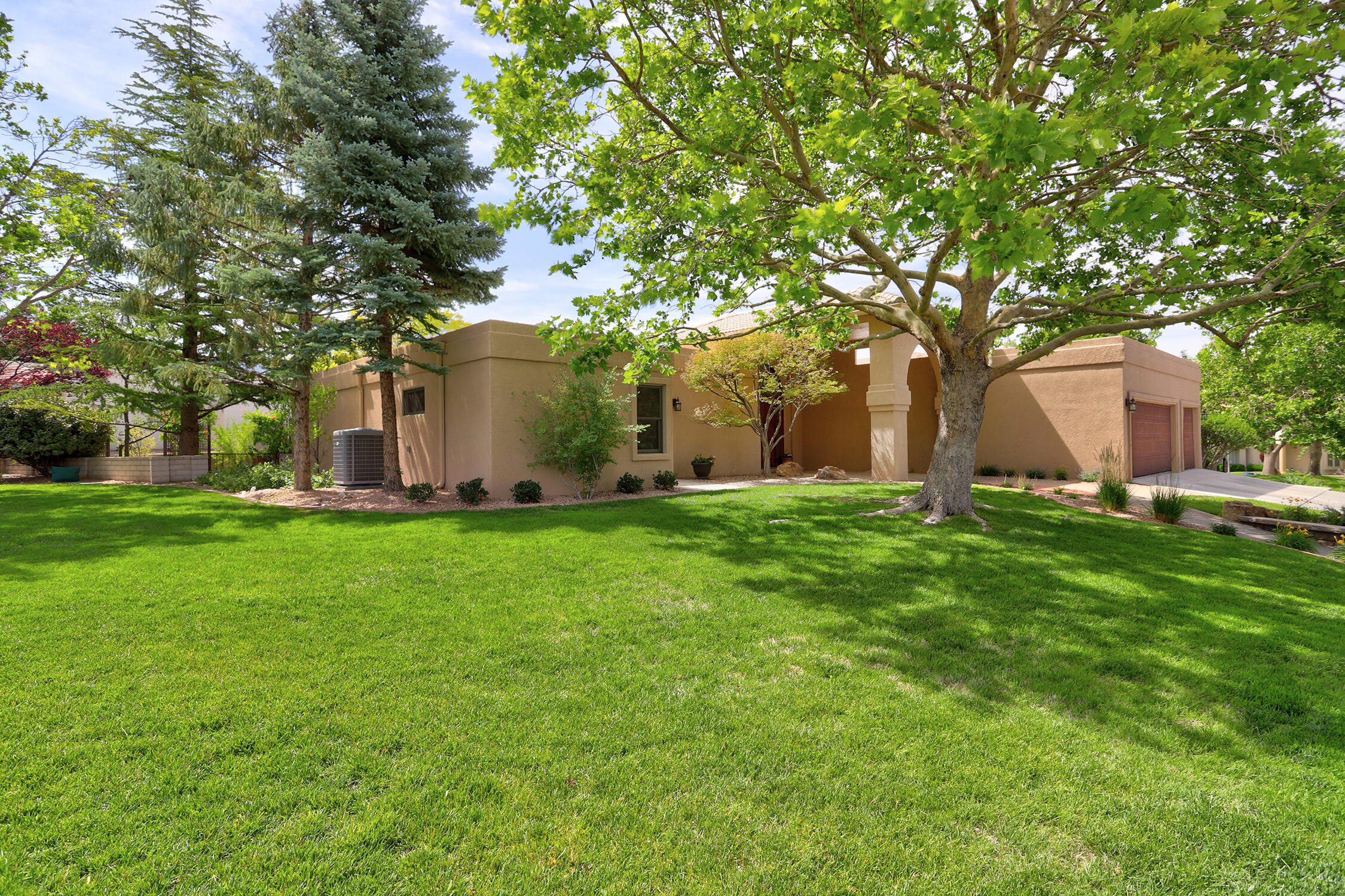 11240 Country Club NE