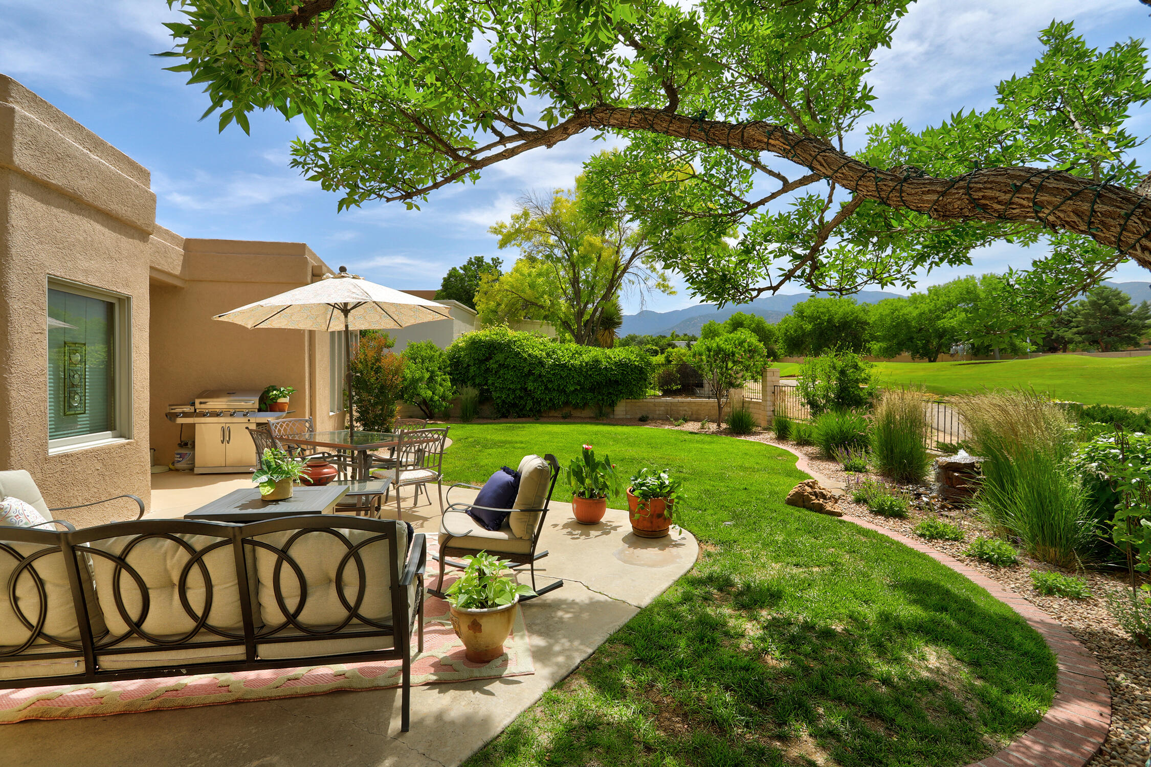11240 Country Club NE