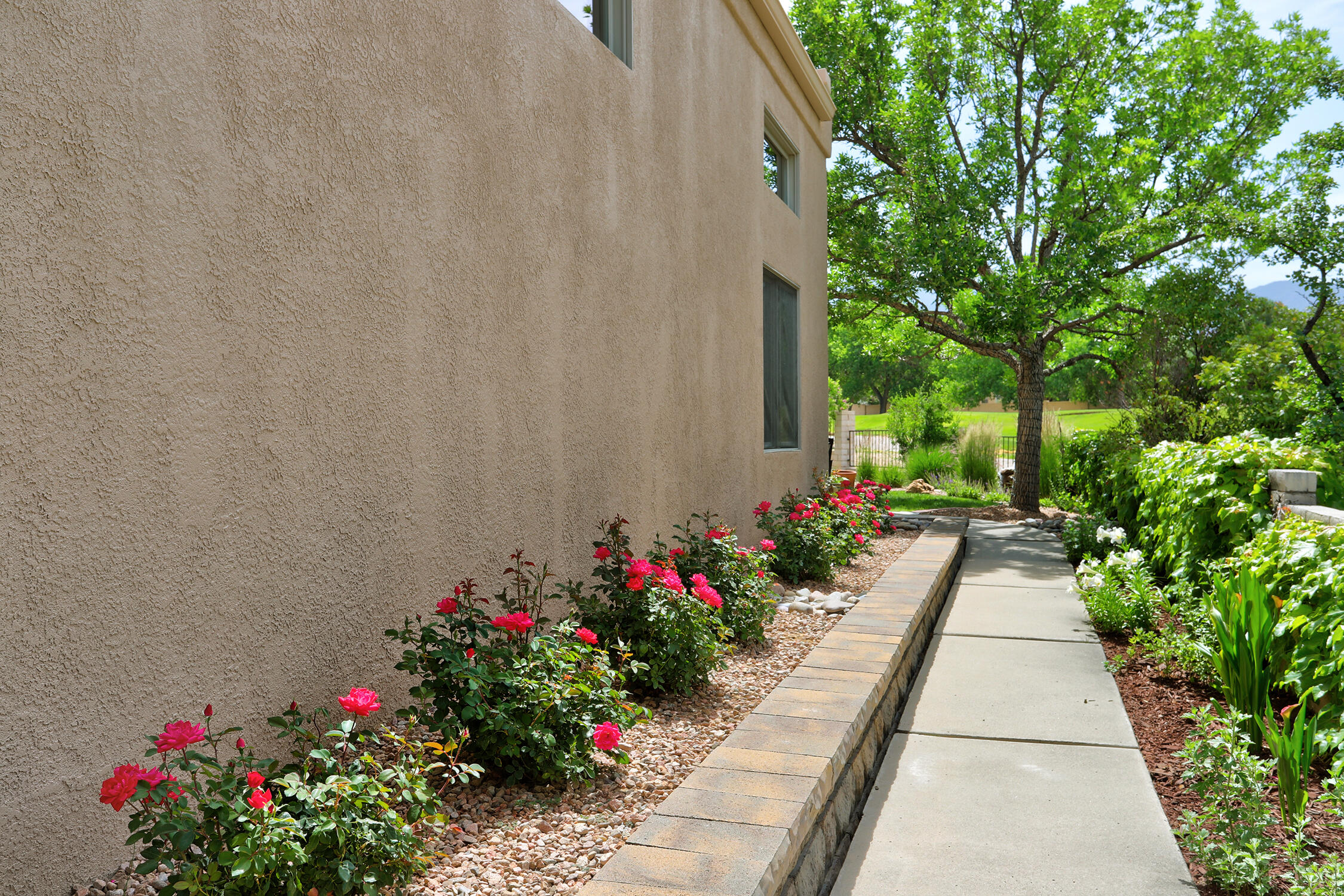 11240 Country Club NE