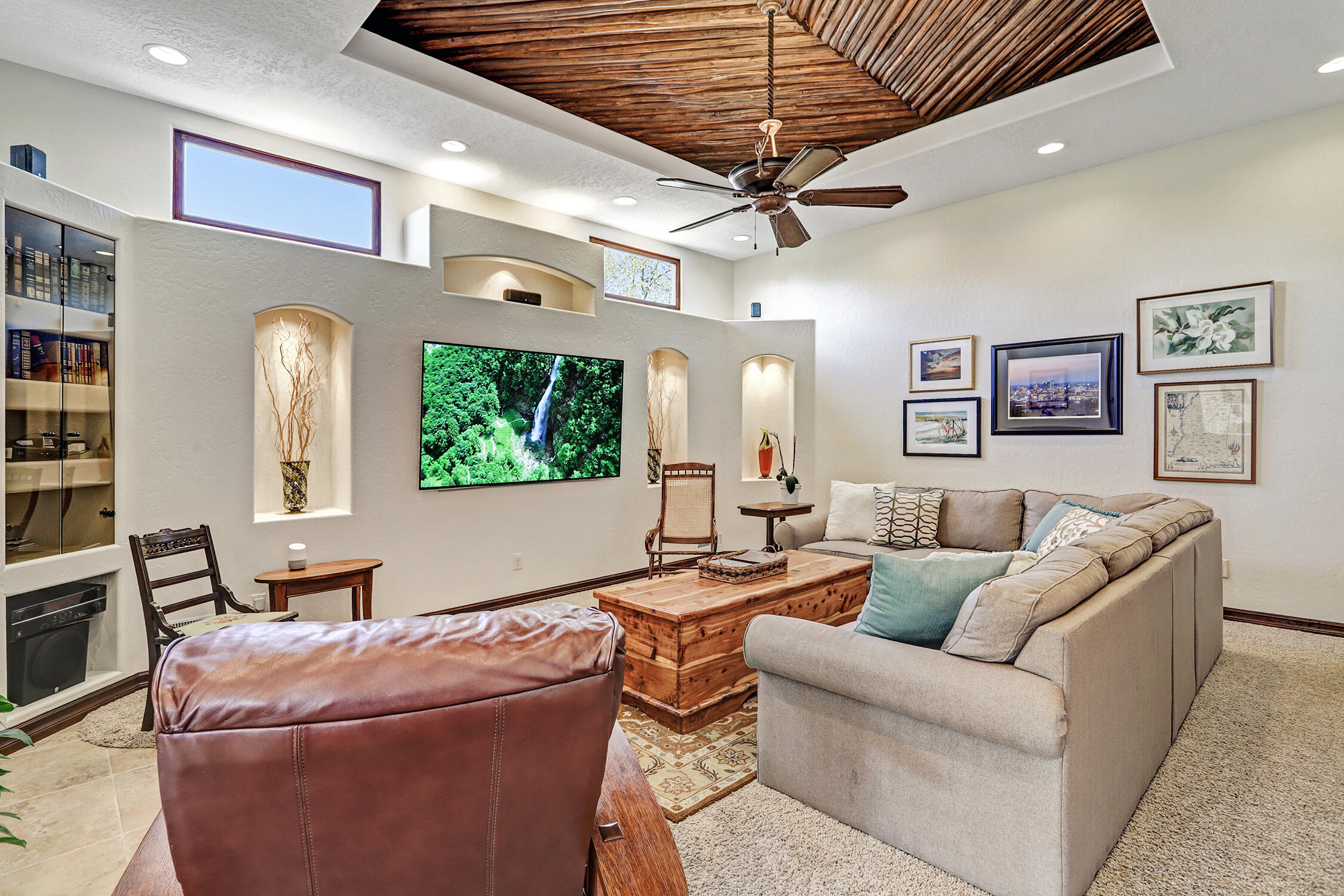 11240 Country Club NE
