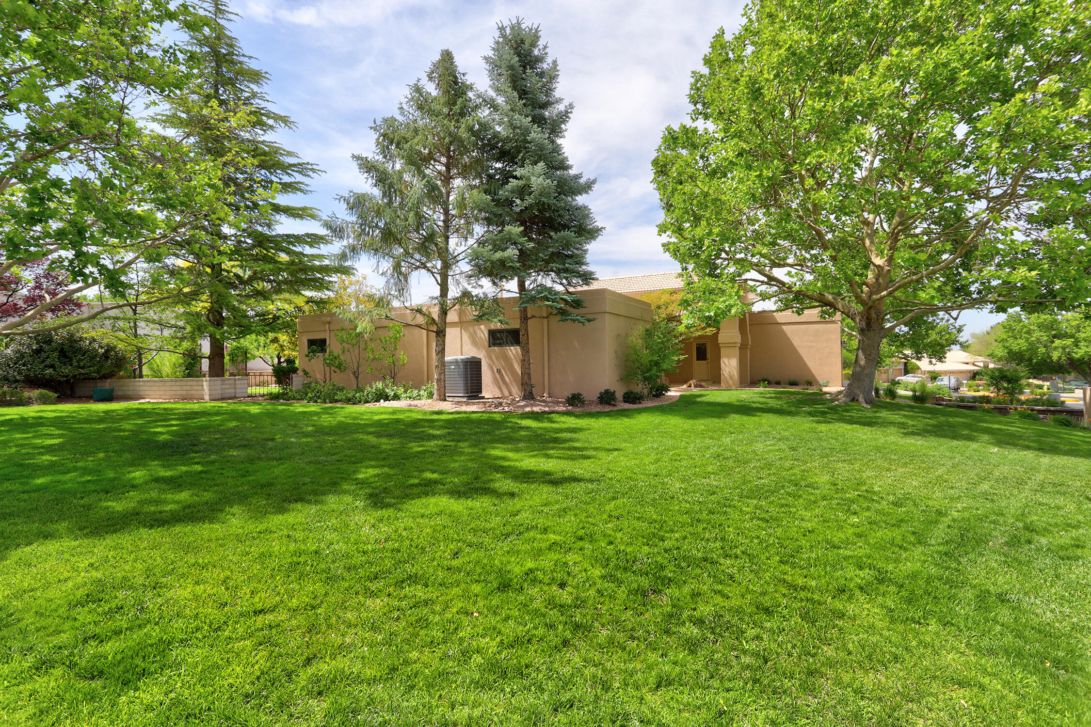 11240 Country Club NE