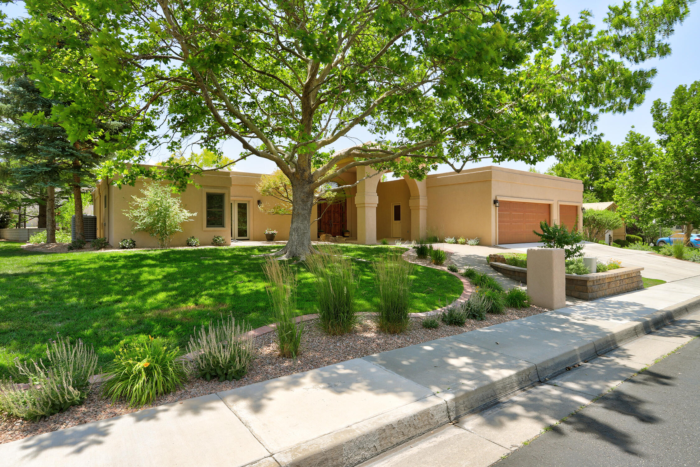11240 Country Club NE