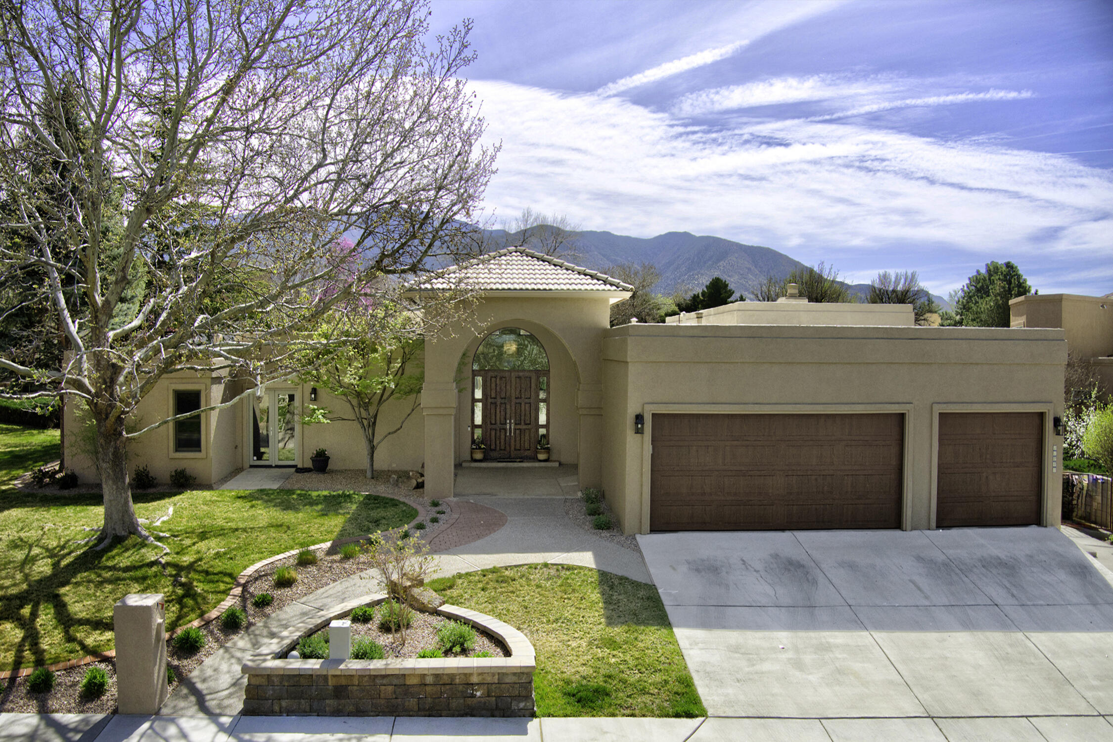 11240 Country Club NE