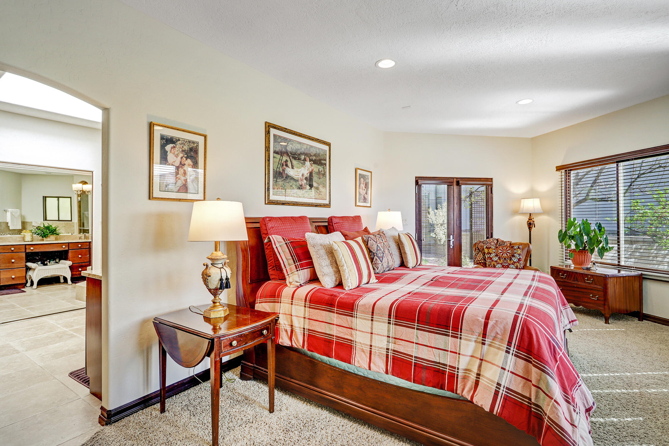 11240 Country Club NE
