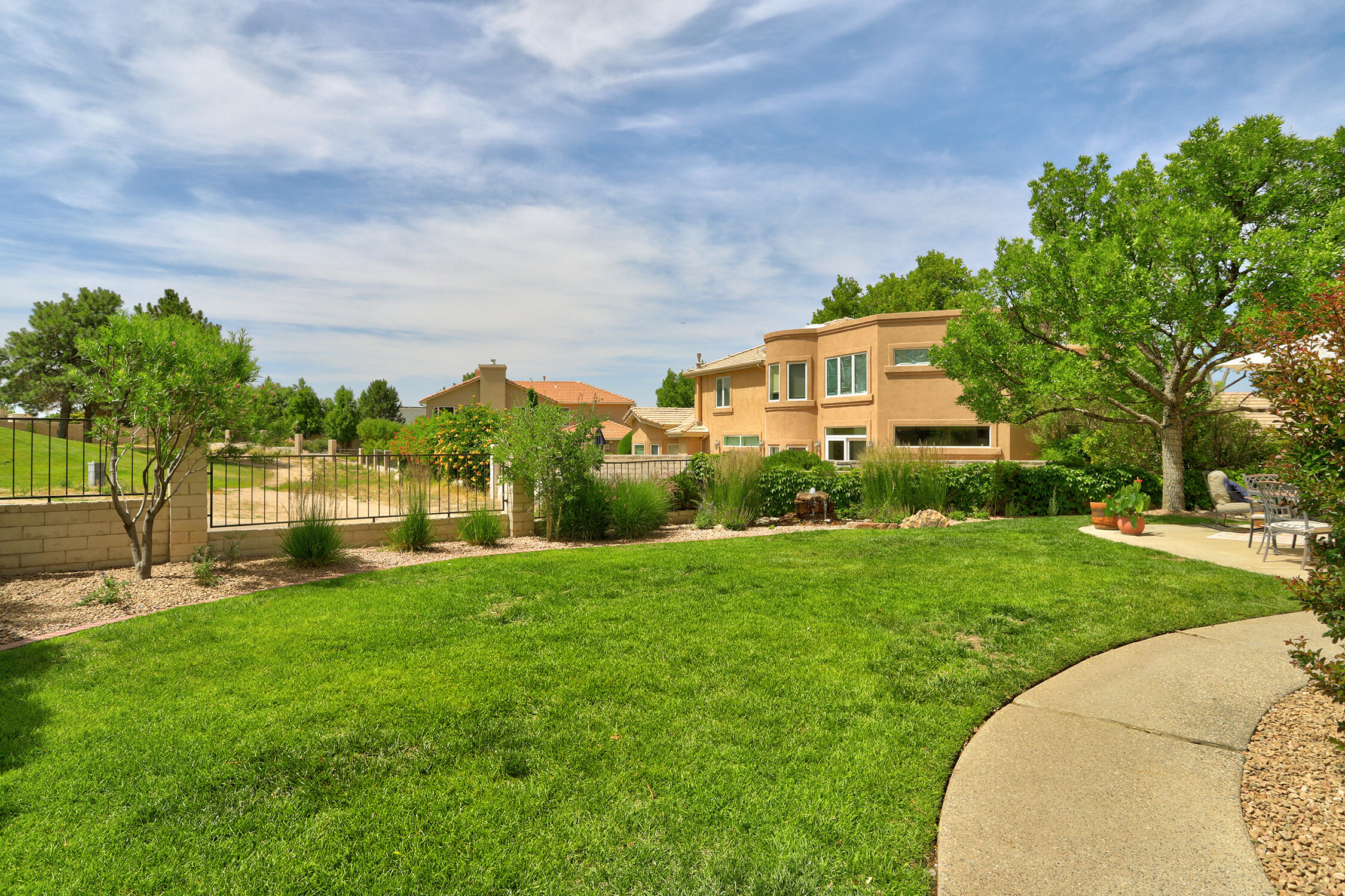 11240 Country Club NE