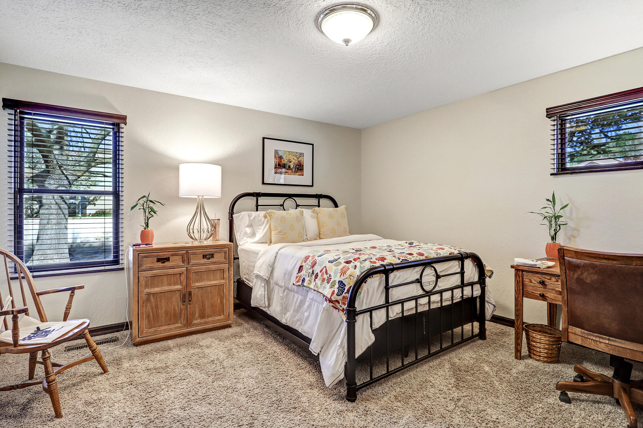 11240 Country Club NE