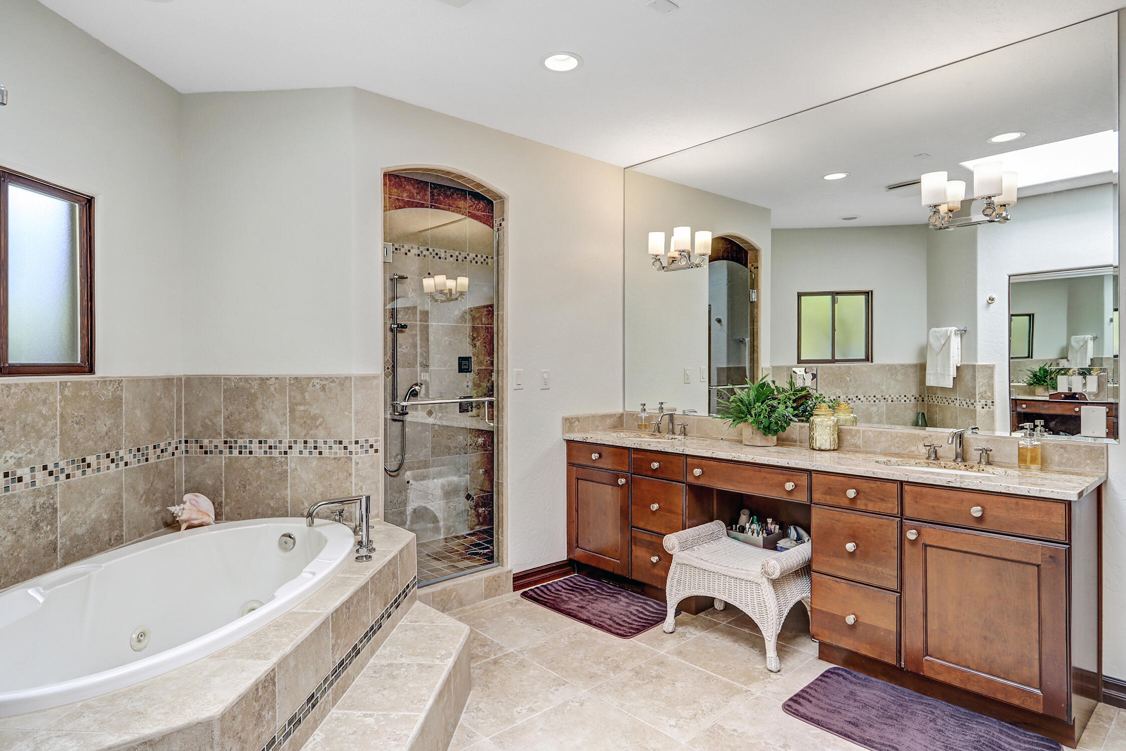 11240 Country Club NE