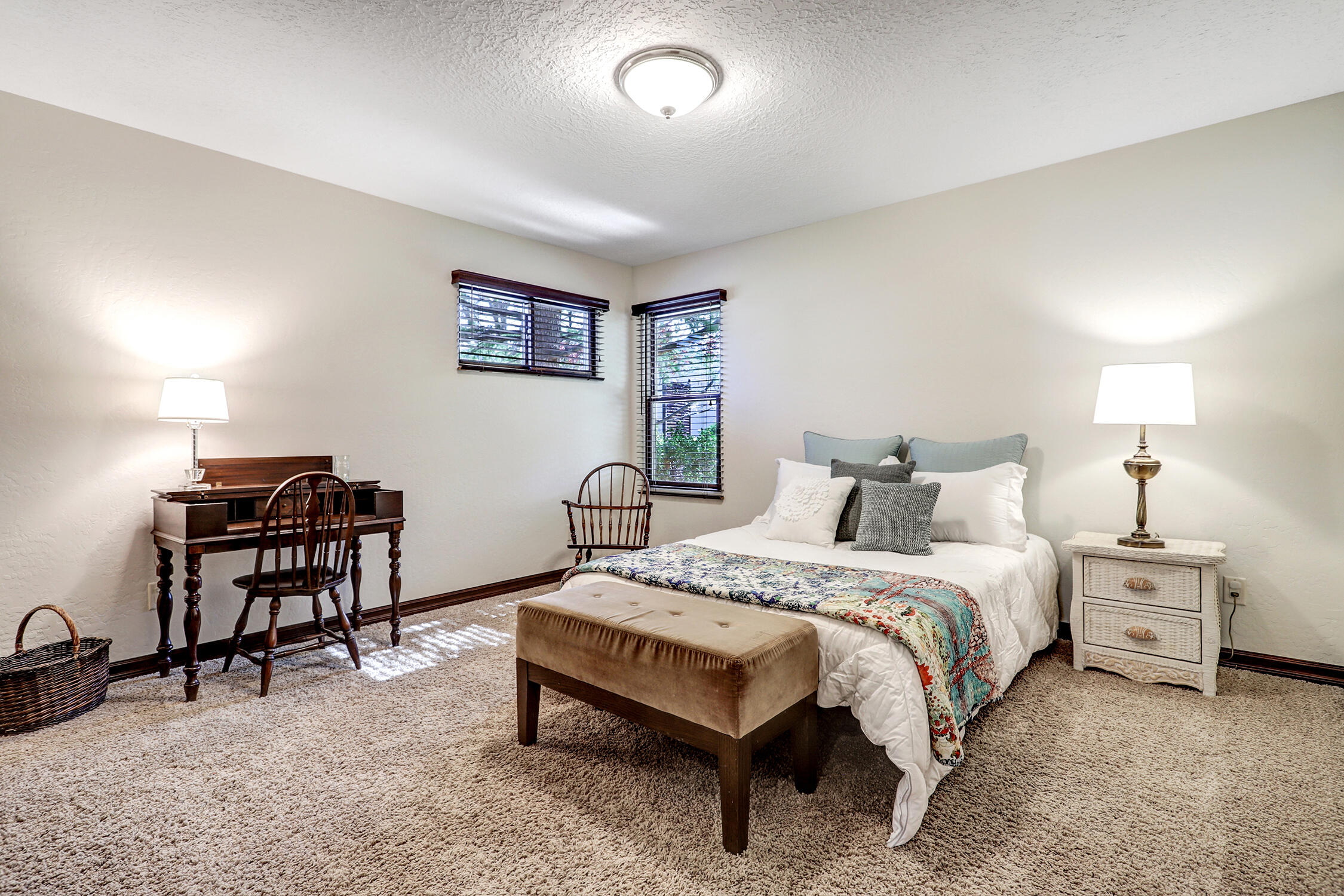 11240 Country Club NE