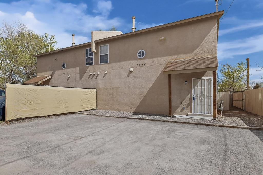1519 Larkin Lane SW